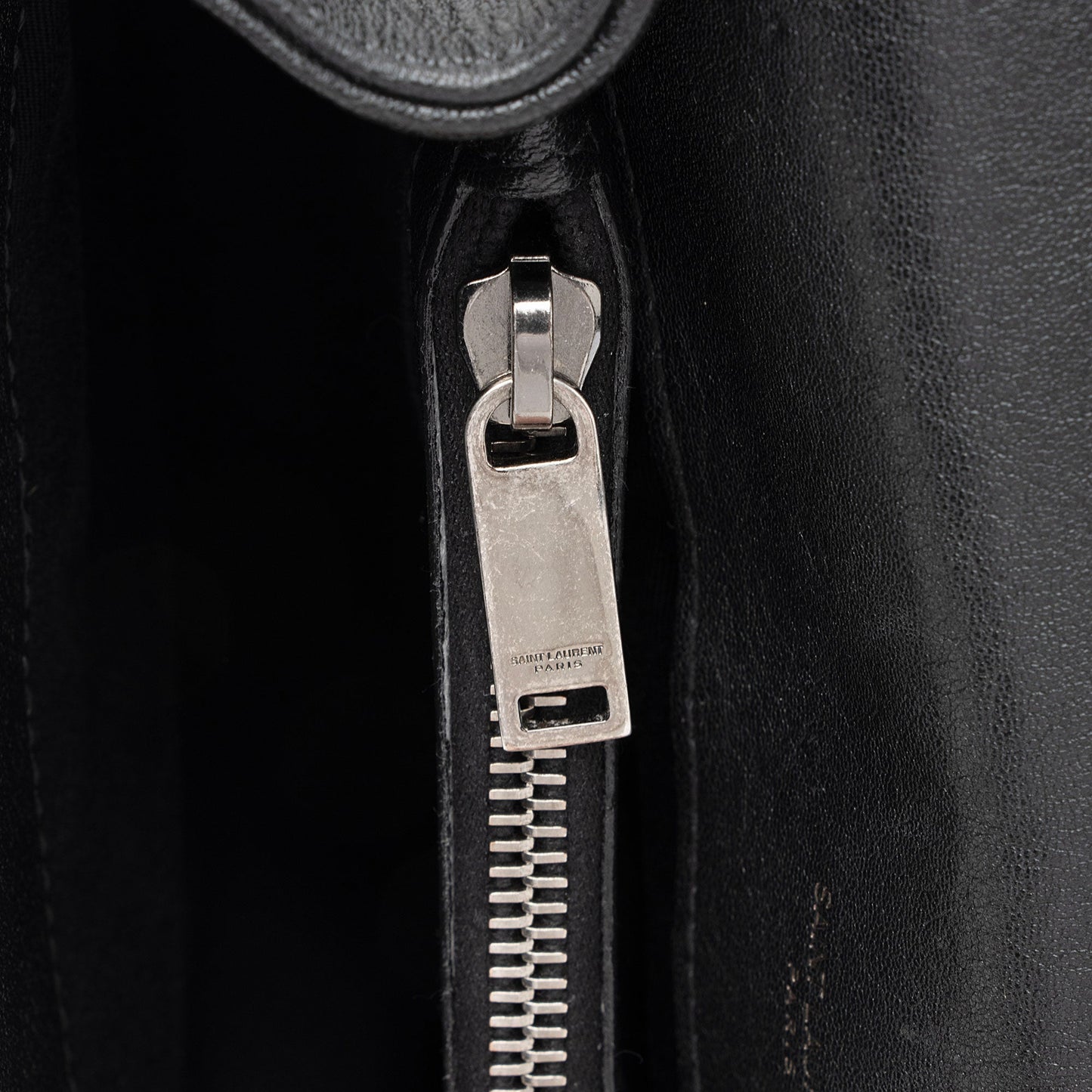 Saint Laurent Matelasse Calfskin Monogram College Medium Shoulder Bag (SHF-1hq9qs)