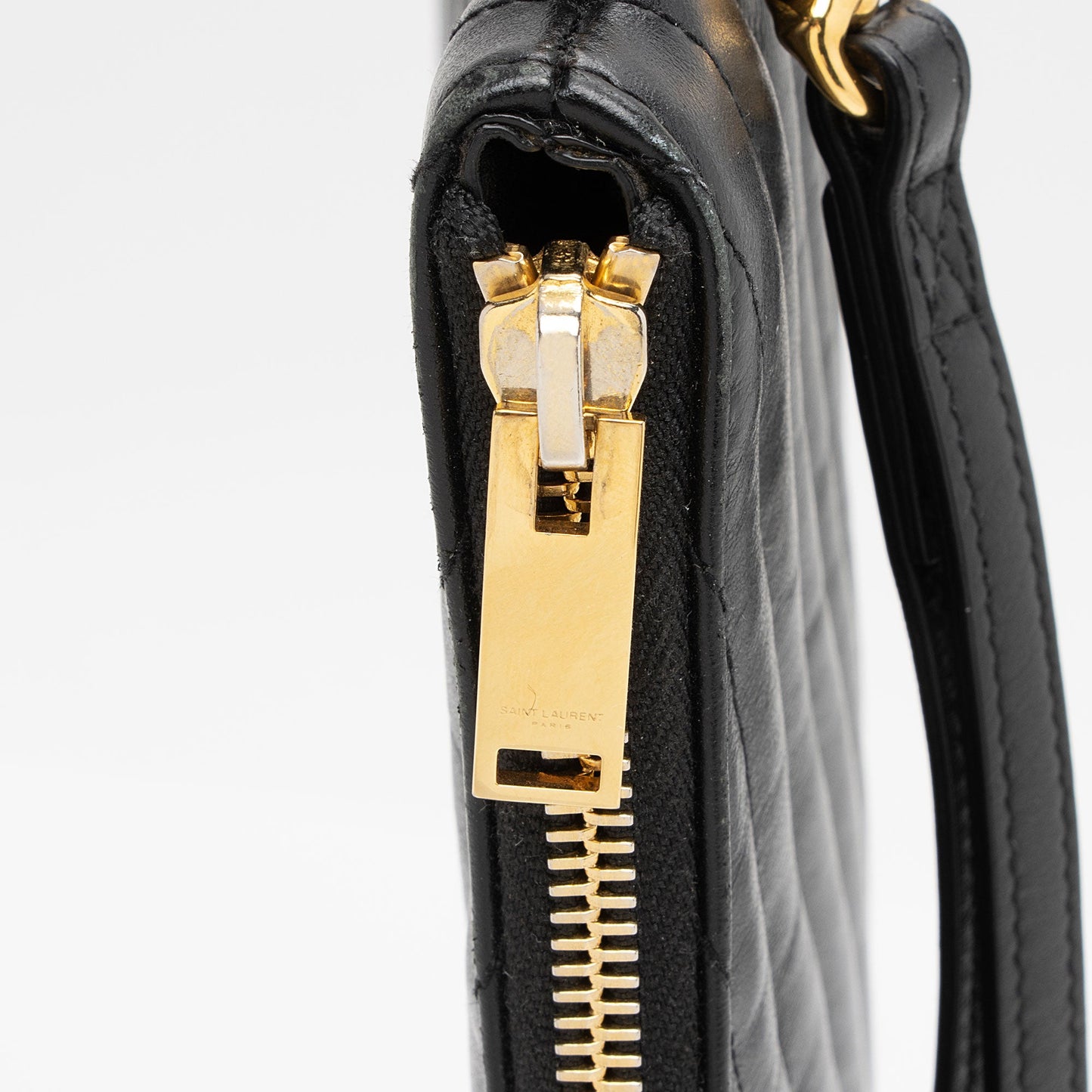 Saint Laurent Matelasse Calfskin Monogram Large Wristlet (SHF-Cxxp2w)