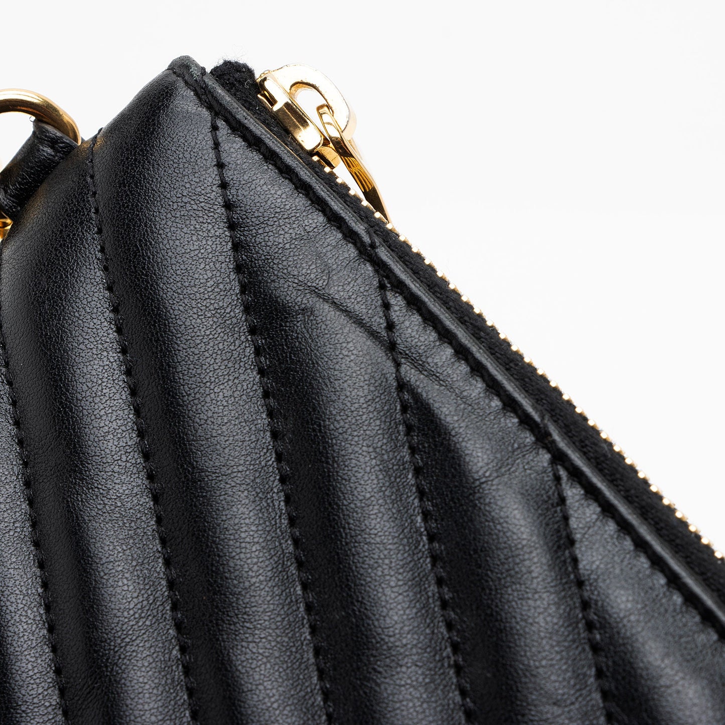 Saint Laurent Matelasse Calfskin Monogram Large Wristlet (SHF-J3F1B7)