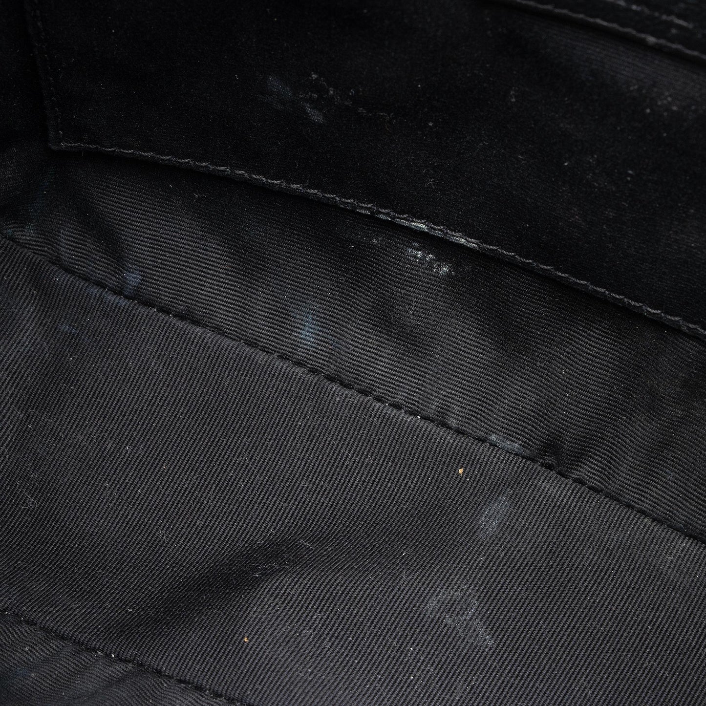 Saint Laurent Matelasse Calfskin Monogram Lou Camera Bag (SHF-aY71qS)