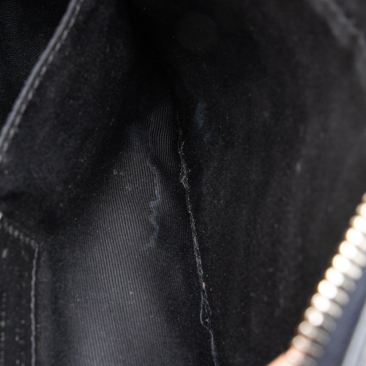 Saint Laurent Matelasse Calfskin Monogram Lou Camera Bag (SHF-aY71qS)