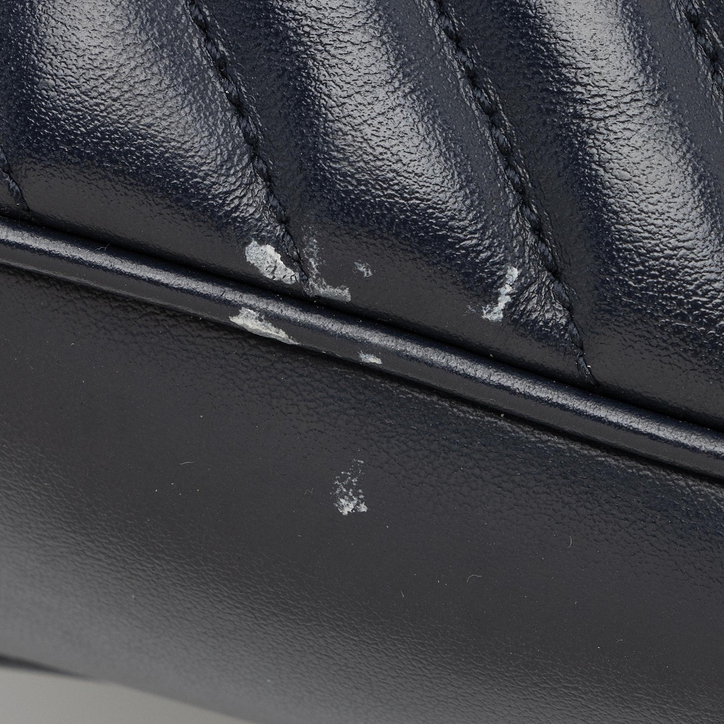 Saint Laurent Matelasse Calfskin Monogram Lou Camera Bag (SHF-aY71qS)