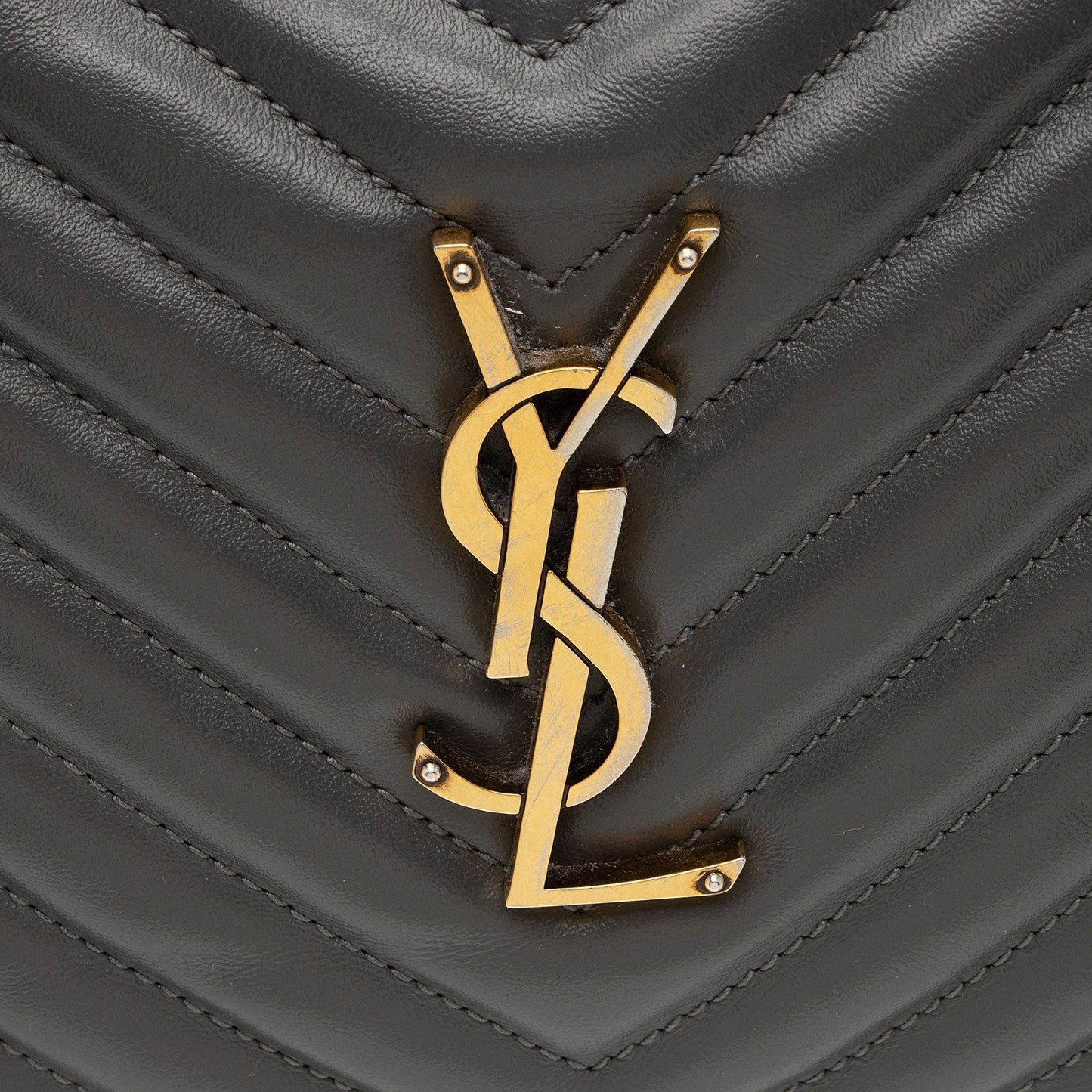 Saint Laurent Matelasse Calfskin Monogram Lou Camera Bag (SHF-Dlf8kG)