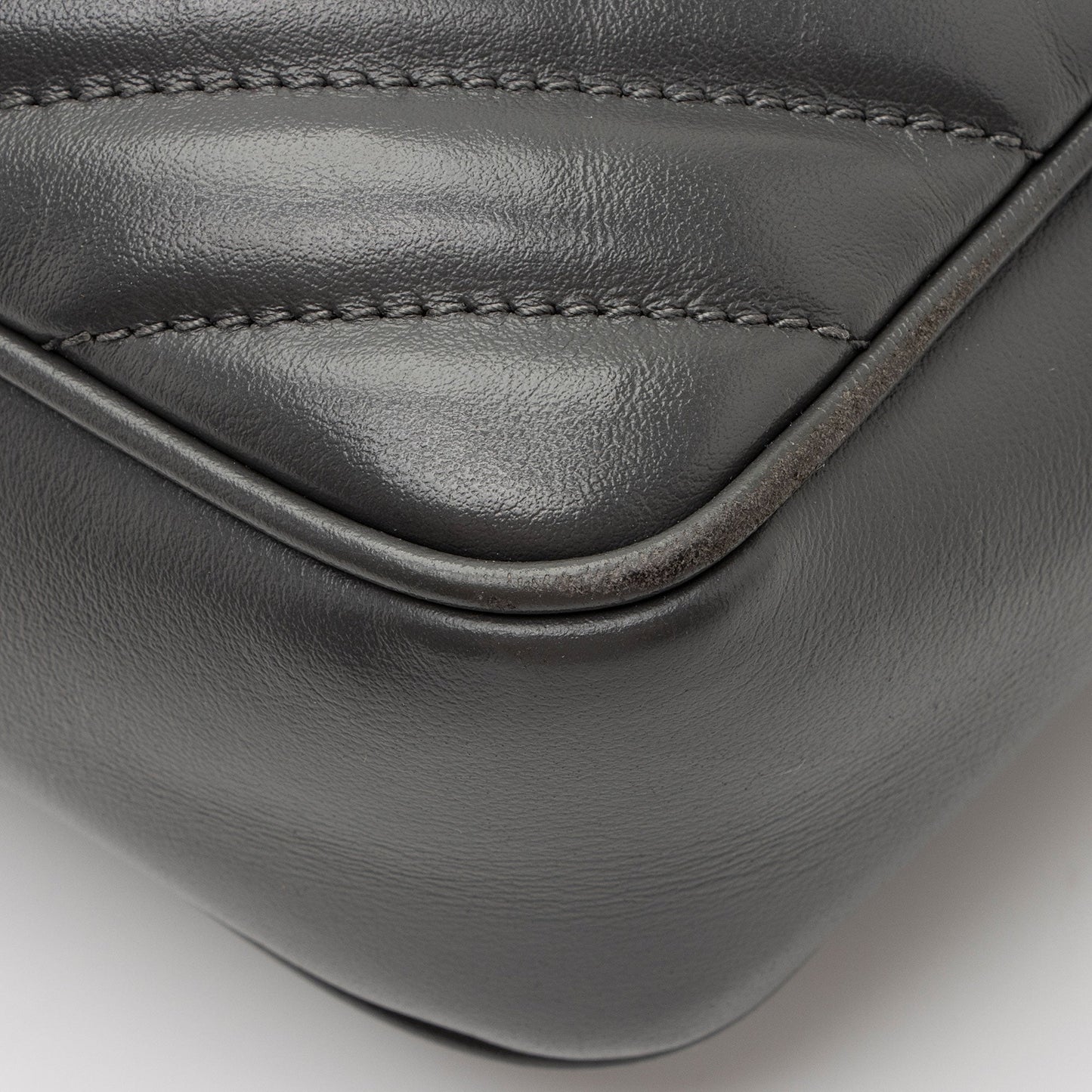 Saint Laurent Matelasse Calfskin Monogram Lou Camera Bag (SHF-Dlf8kG)