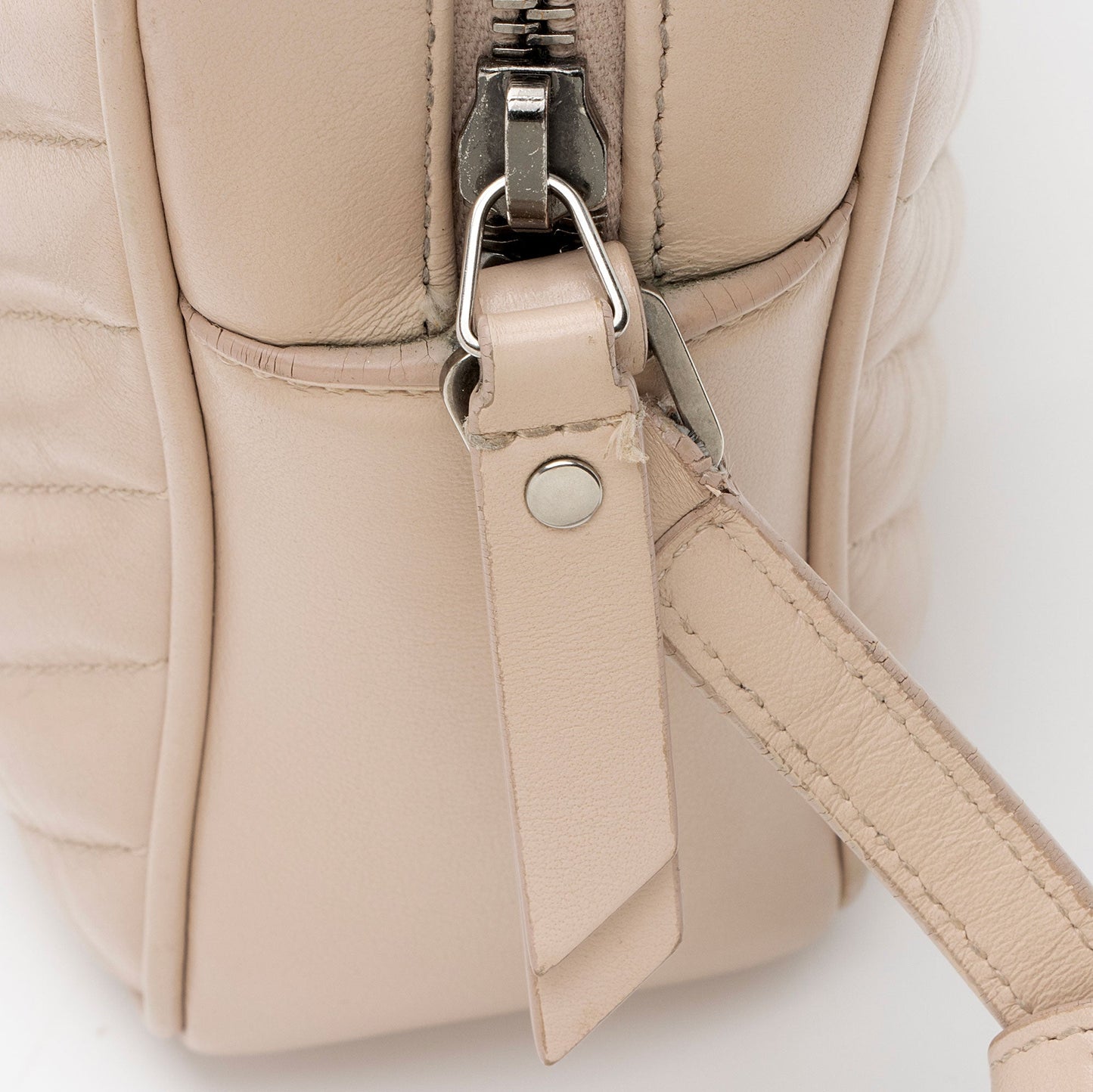 Saint Laurent Matelasse Calfskin Monogram Lou Camera Bag (SHF-enJ9ut)