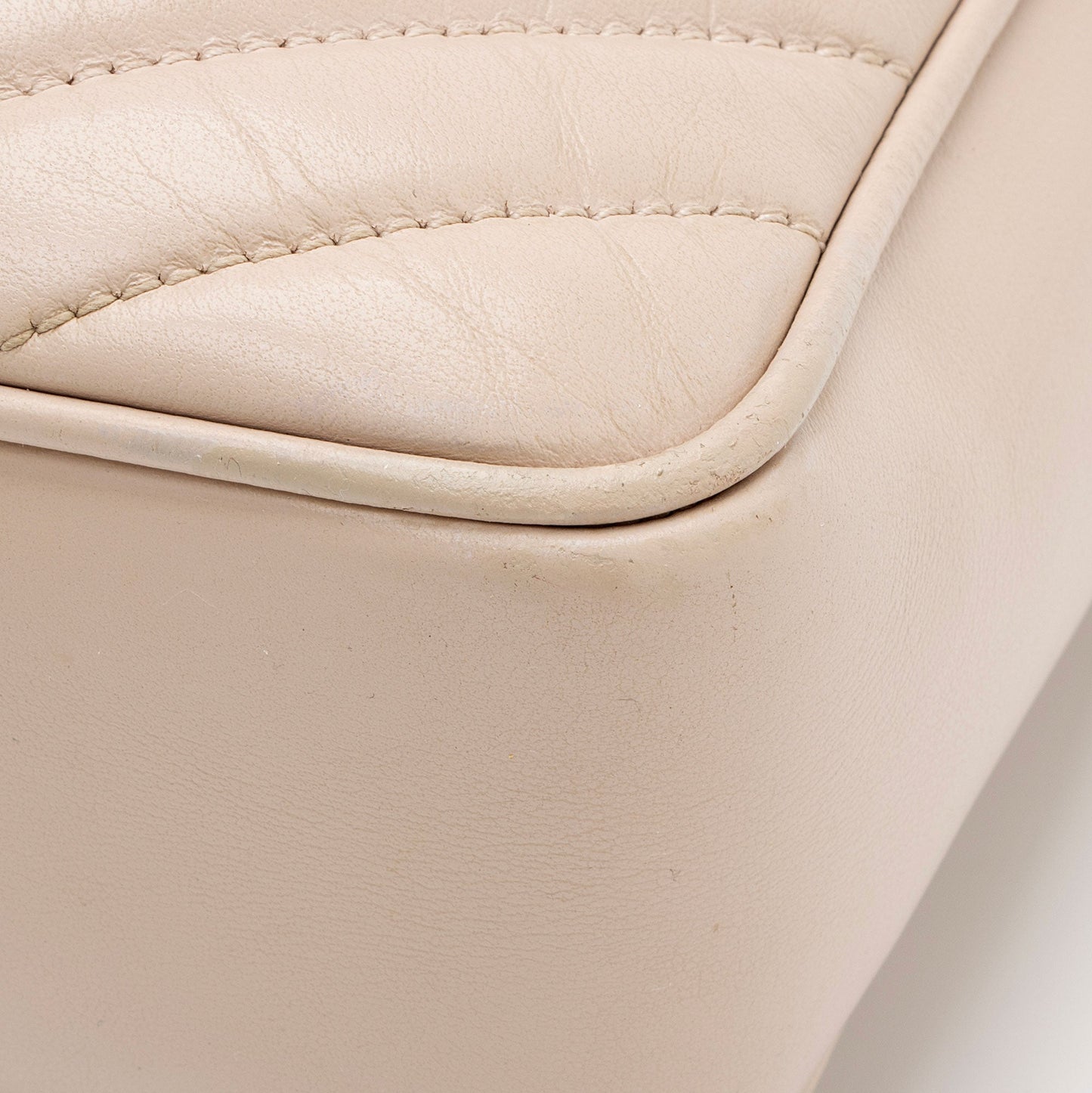 Saint Laurent Matelasse Calfskin Monogram Lou Camera Bag (SHF-enJ9ut)