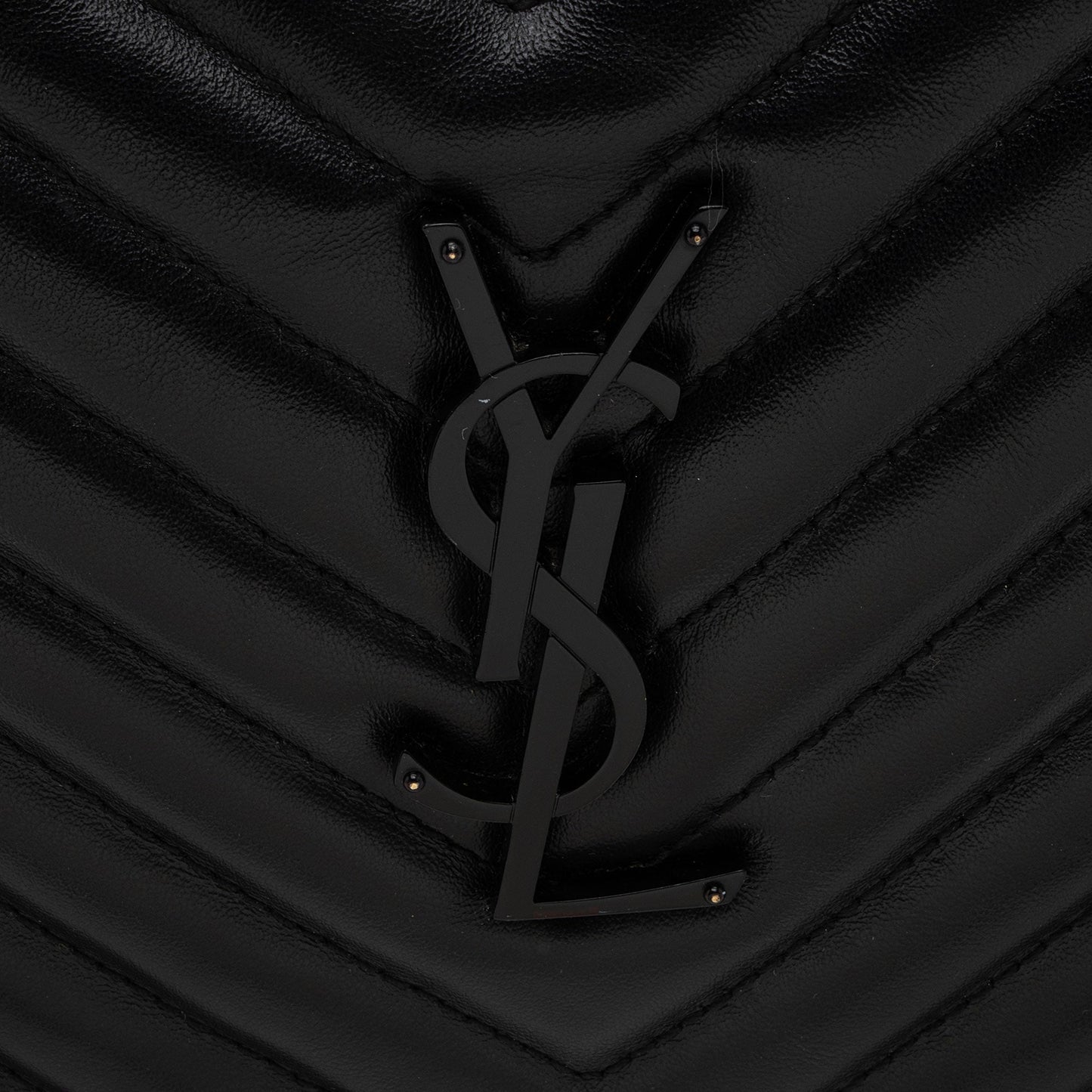 Saint Laurent Matelasse Calfskin Monogram Lou Camera Bag (SHF-maESsA)