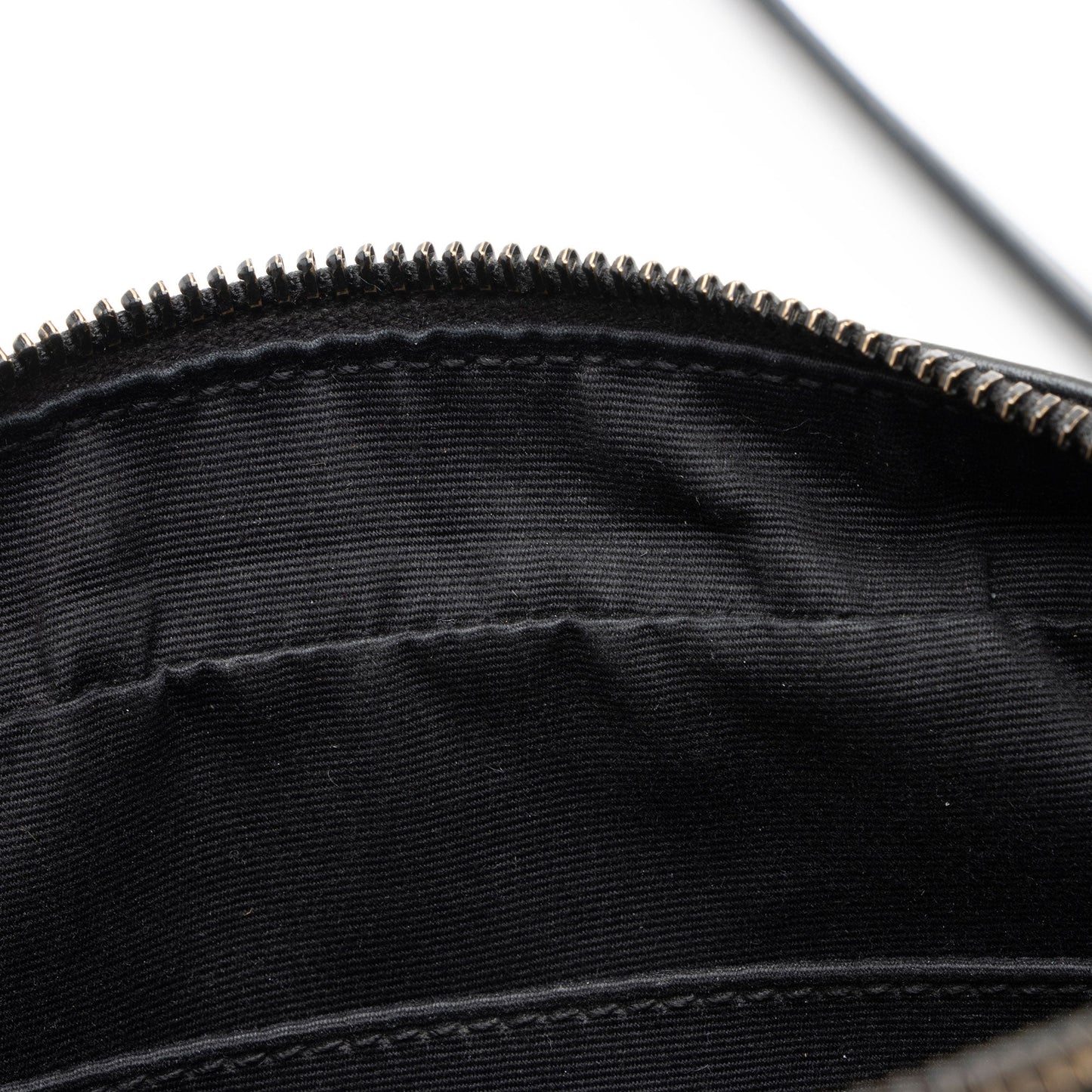 Saint Laurent Matelasse Calfskin Monogram Lou Camera Bag (SHF-pLUzLE)
