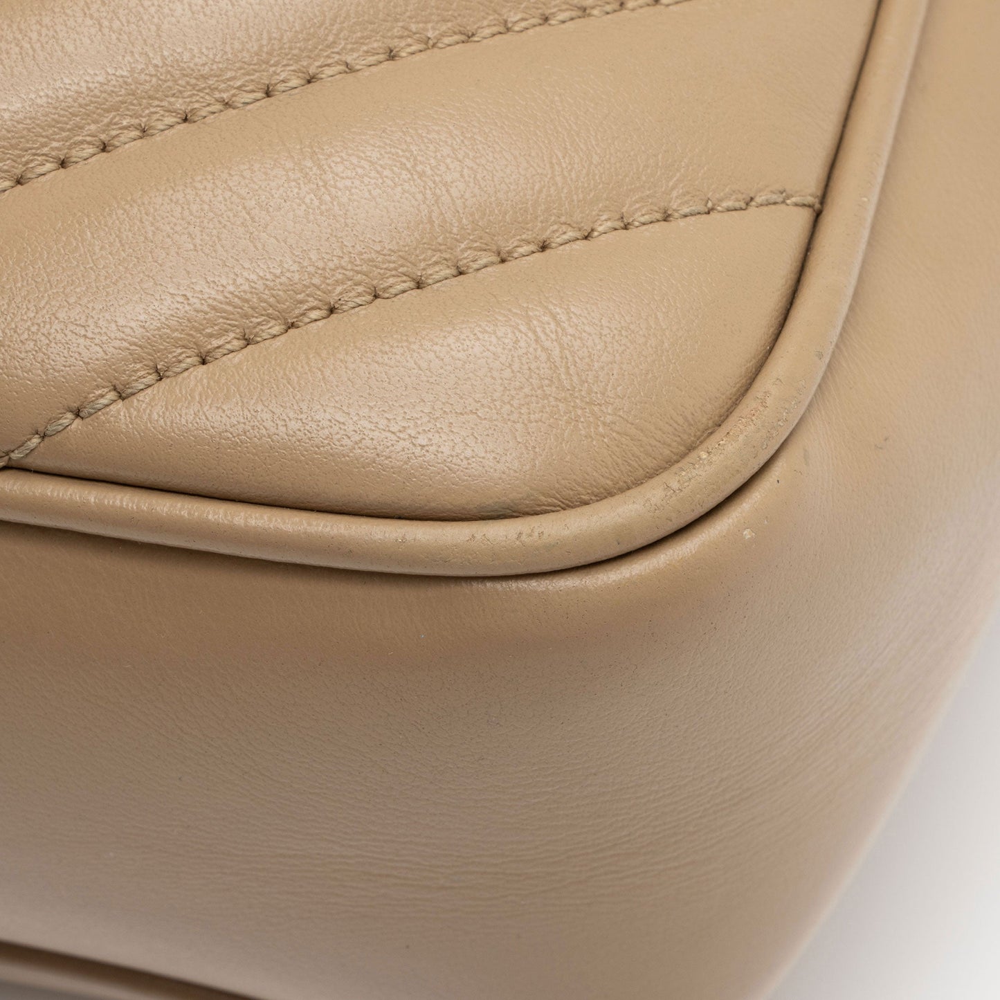Saint Laurent Matelasse Calfskin Monogram Lou Camera Bag (SHF-5REUgE)