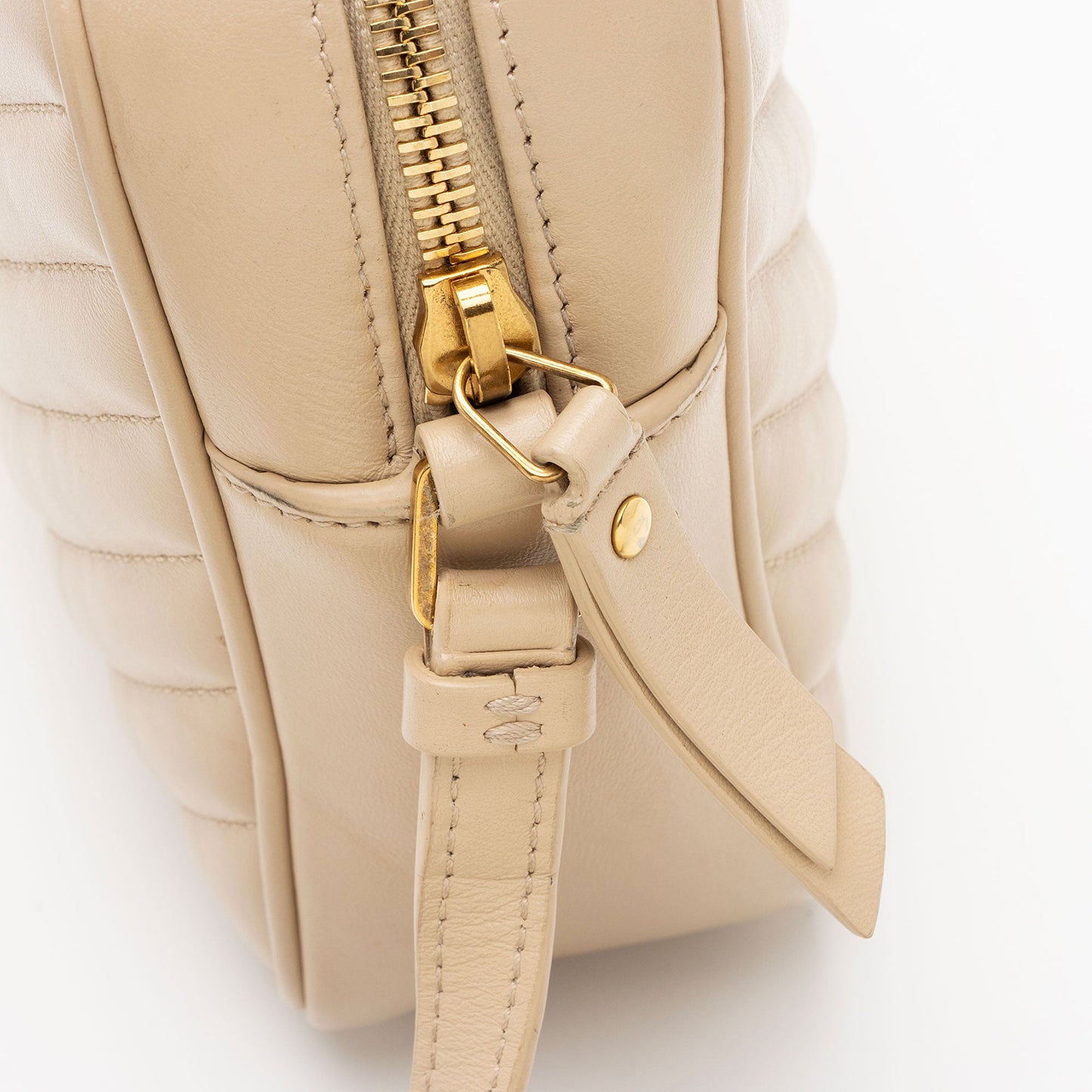Saint Laurent Matelasse Calfskin Monogram Lou Camera Bag (SHF-IyIKNC)