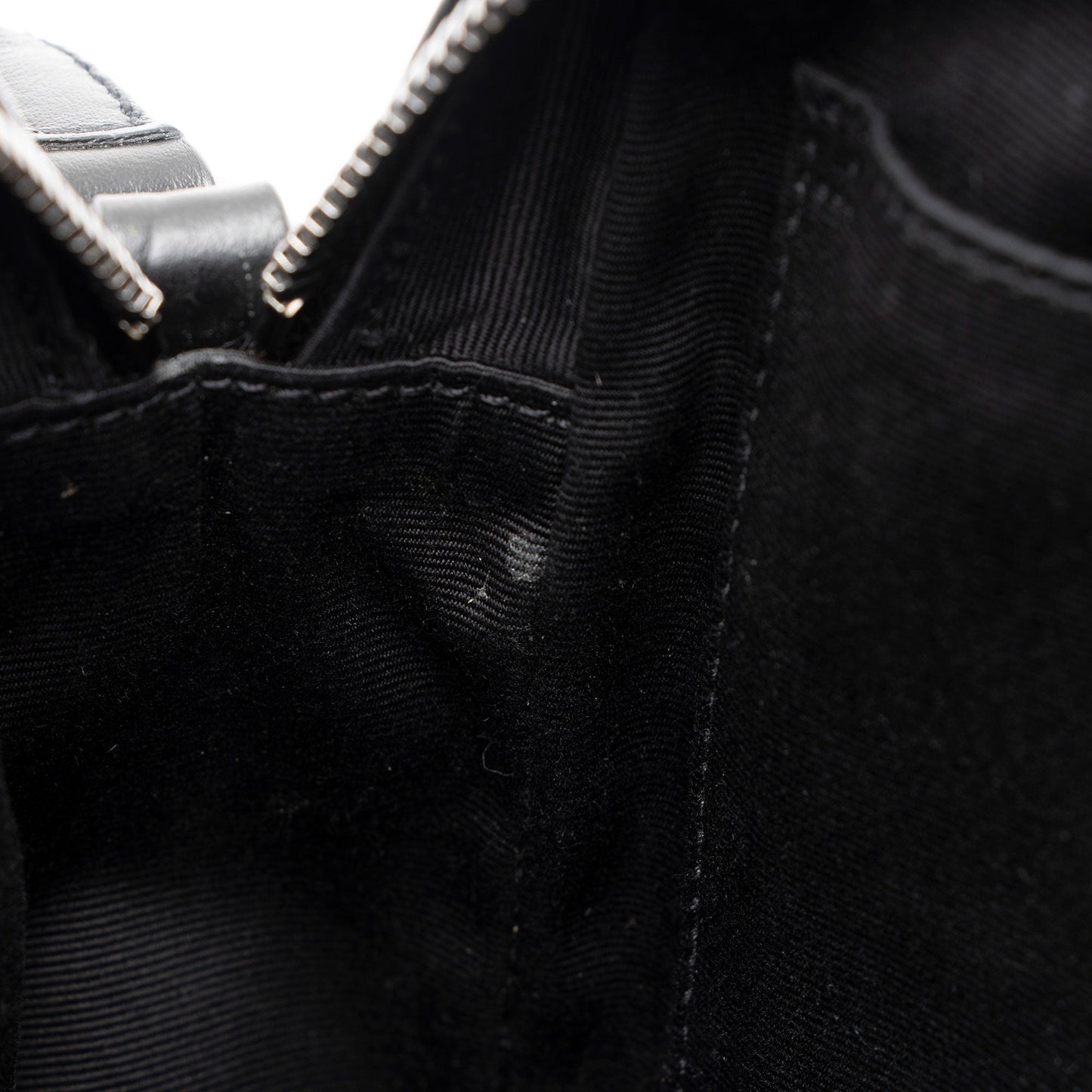 Saint Laurent Matelasse Calfskin Monogram Lou Camera Bag (SHF-jB3wqK)