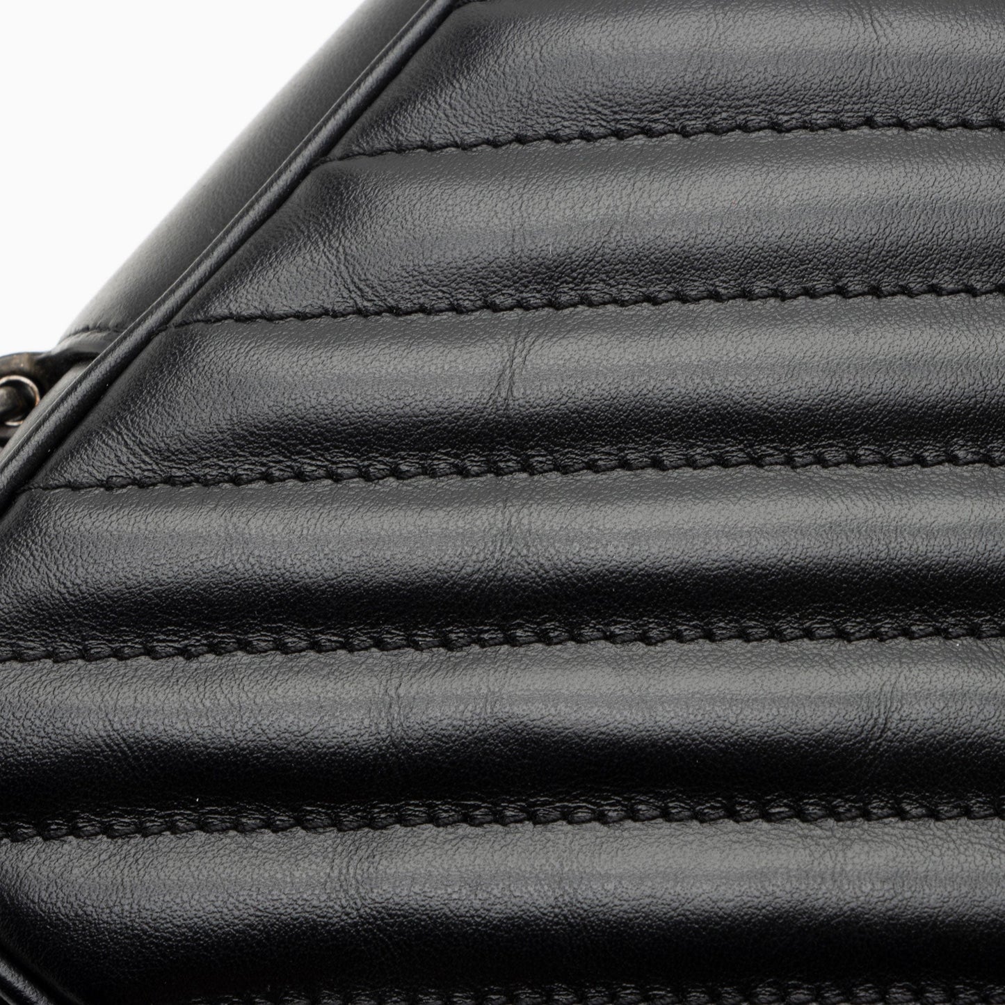 Saint Laurent Matelasse Calfskin Monogram Lou Camera Bag (SHF-jB3wqK)