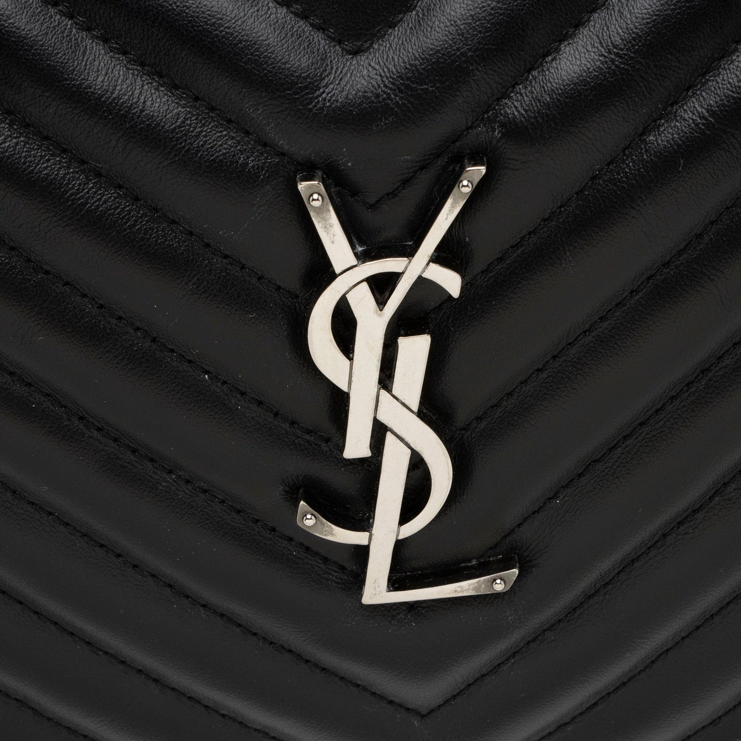 Saint Laurent Matelasse Calfskin Monogram Lou Camera Bag (SHF-jB3wqK)