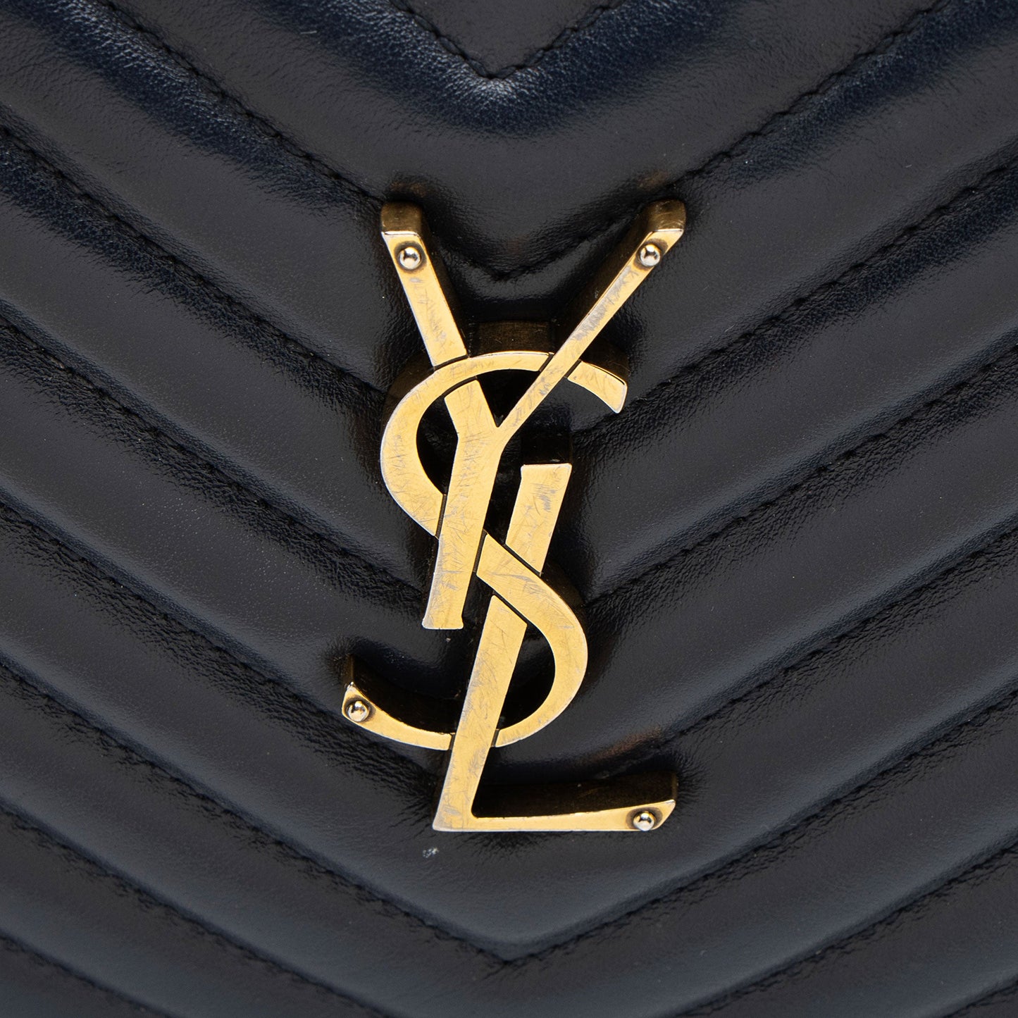Saint Laurent Matelasse Calfskin Monogram Lou Camera Bag (SHF-JZyzw6)