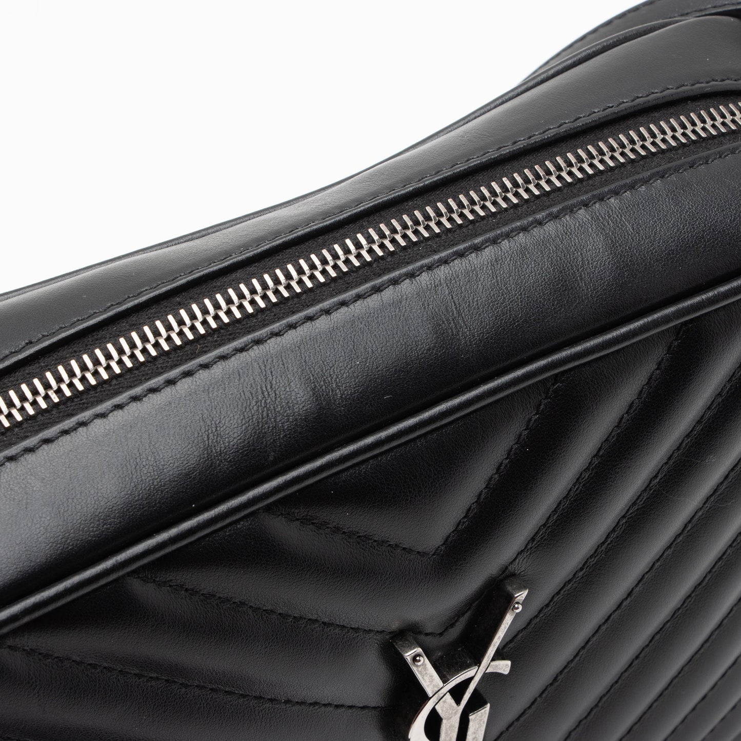 Saint Laurent Matelasse Calfskin Monogram Lou Camera Bag (SHF-SXIbwm)
