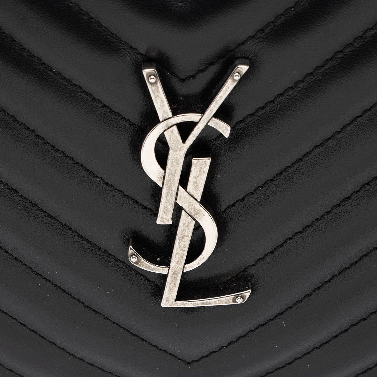 Saint Laurent Matelasse Calfskin Monogram Lou Camera Bag (SHF-SXIbwm)