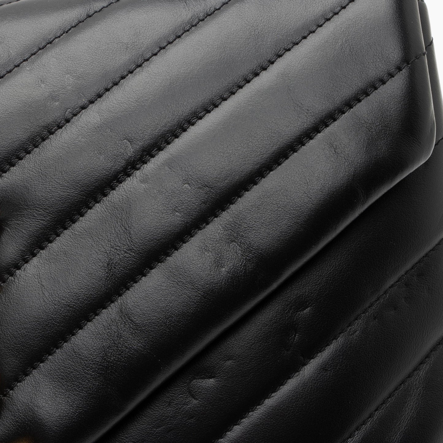 Saint Laurent Matelasse Calfskin Monogram LouLou Chain Medium Shoulder Bag (SHF-ksqMxY)