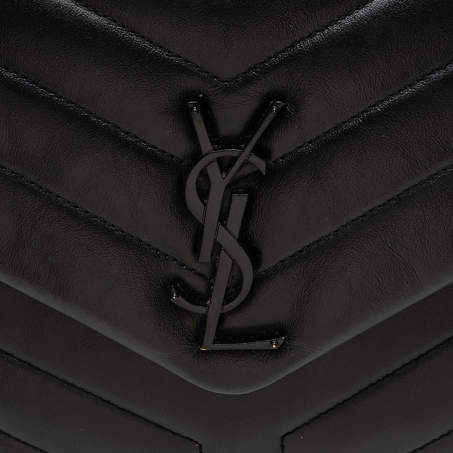 Saint Laurent Matelasse Calfskin Monogram LouLou Chain Medium Shoulder Bag (SHF-SaVb1o)