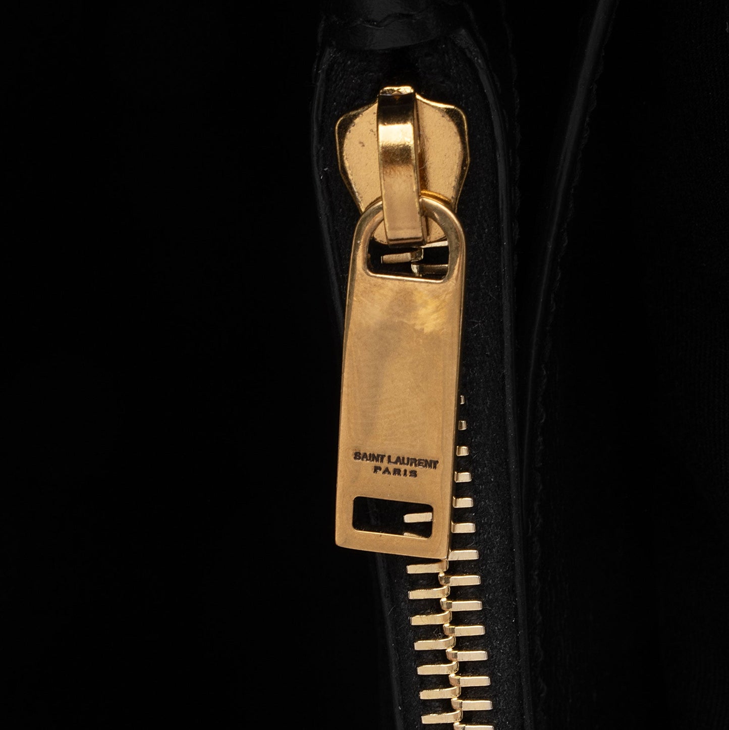 Saint Laurent Matelasse Calfskin Monogram LouLou Chain Small Crossbody Bag (SHF-8sE3HH)