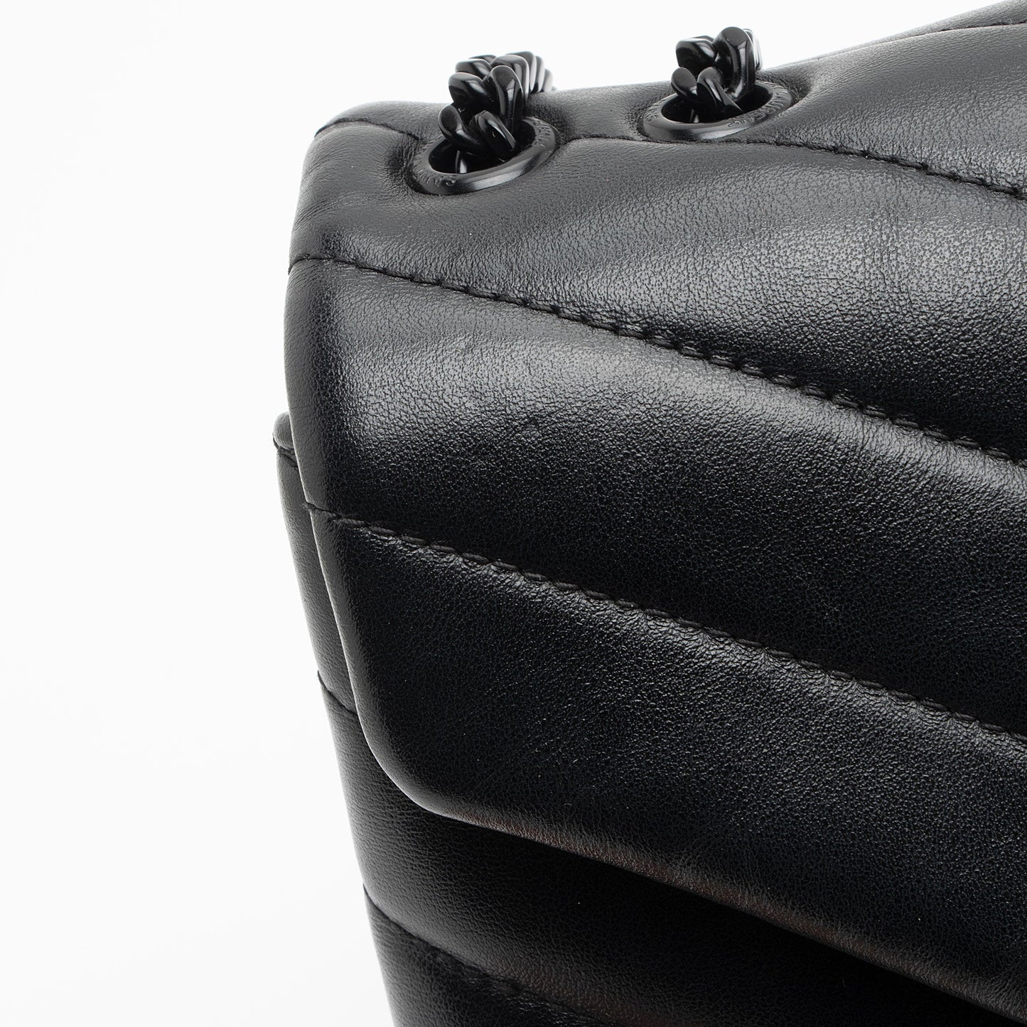 Saint Laurent Matelasse Calfskin Monogram LouLou Chain Small Crossbody (SHF-Q3tPOo)