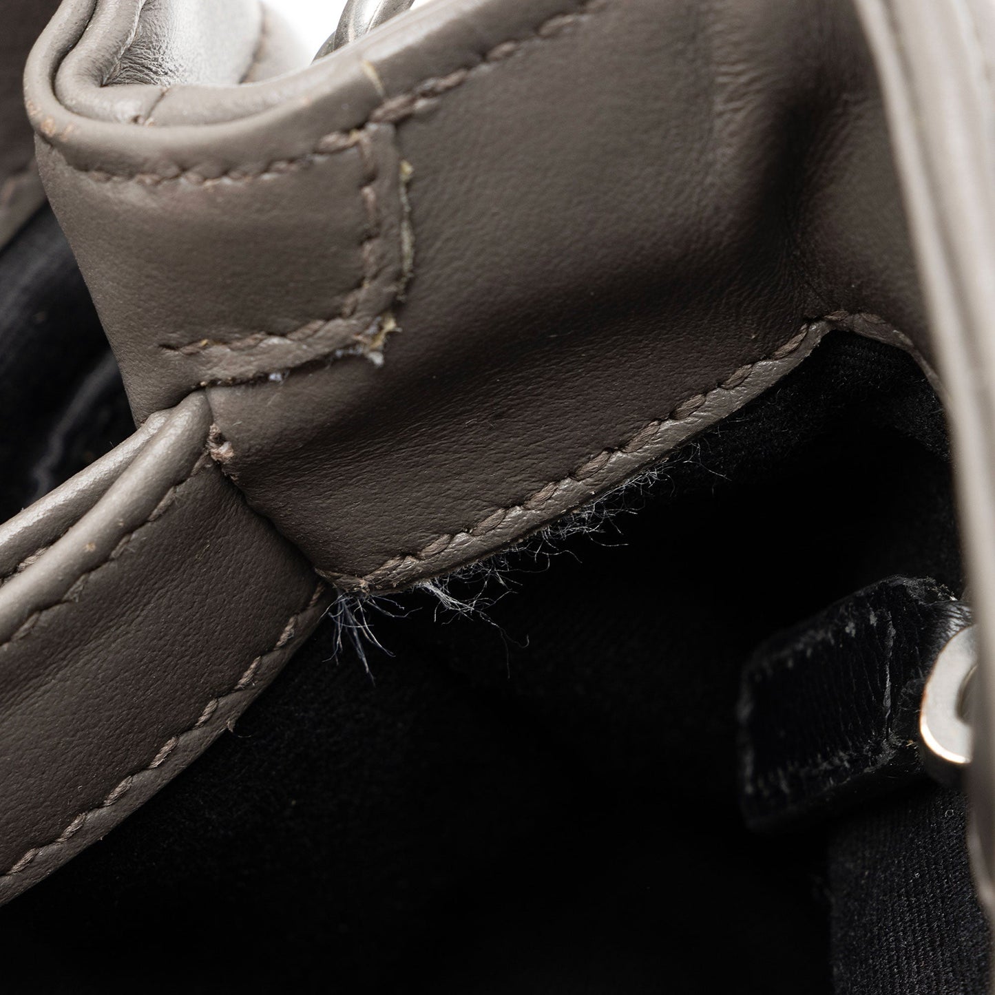 Saint Laurent Matelasse Calfskin Monogram LouLou Toy Crossbody (SHF-I57Zyw)