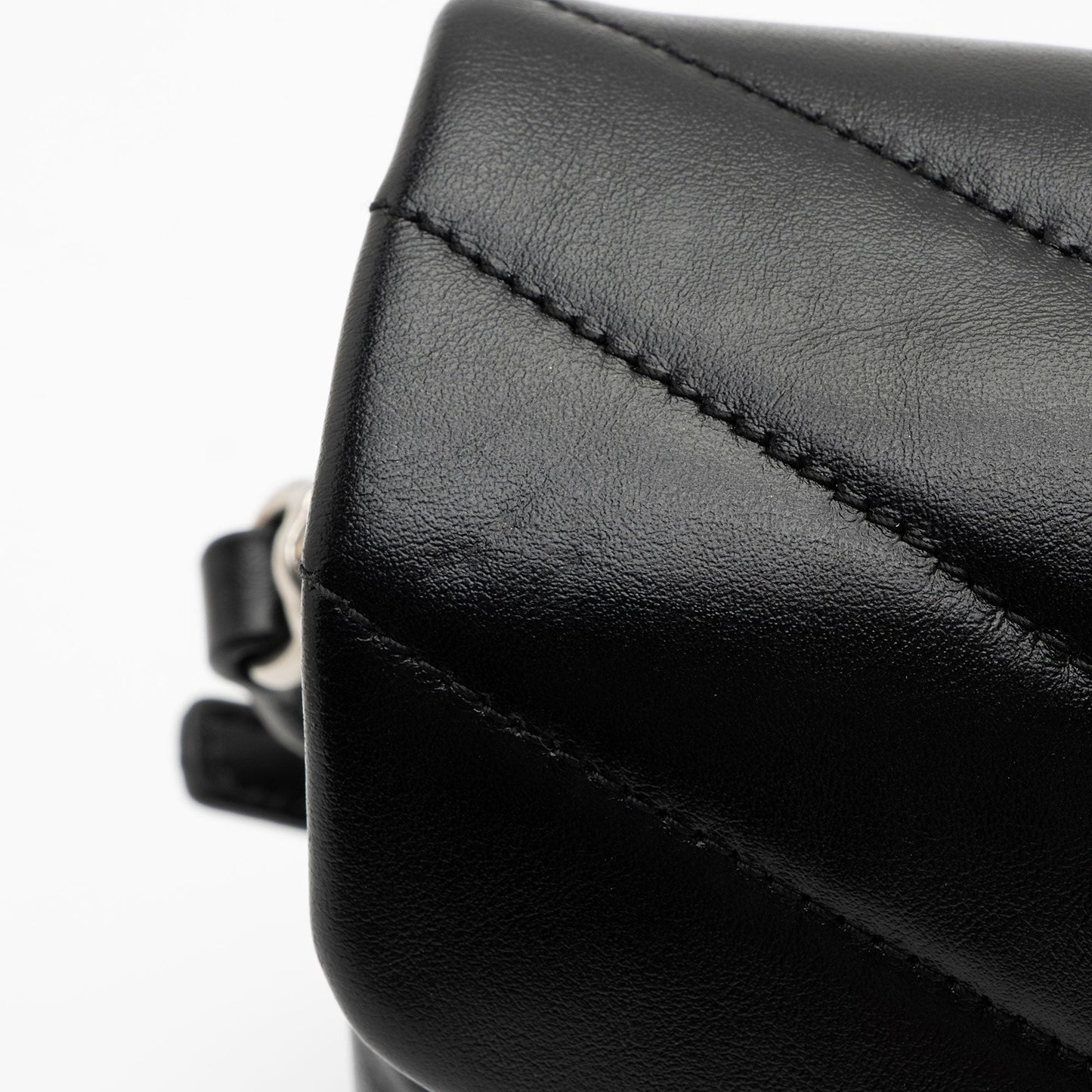 Saint Laurent Matelasse Calfskin Monogram LouLou Toy Crossbody (SHF-G6die7)