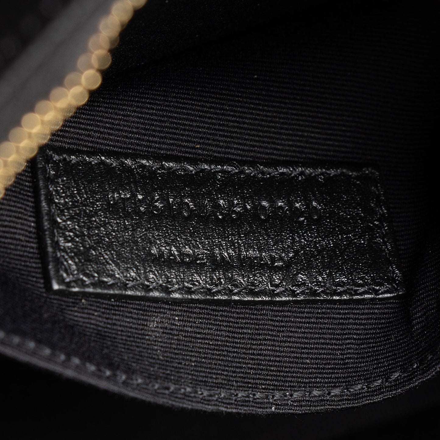 Saint Laurent Matelasse Calfskin Monogram Vinyle Round Camera Bag (SHF-uS4MX2)