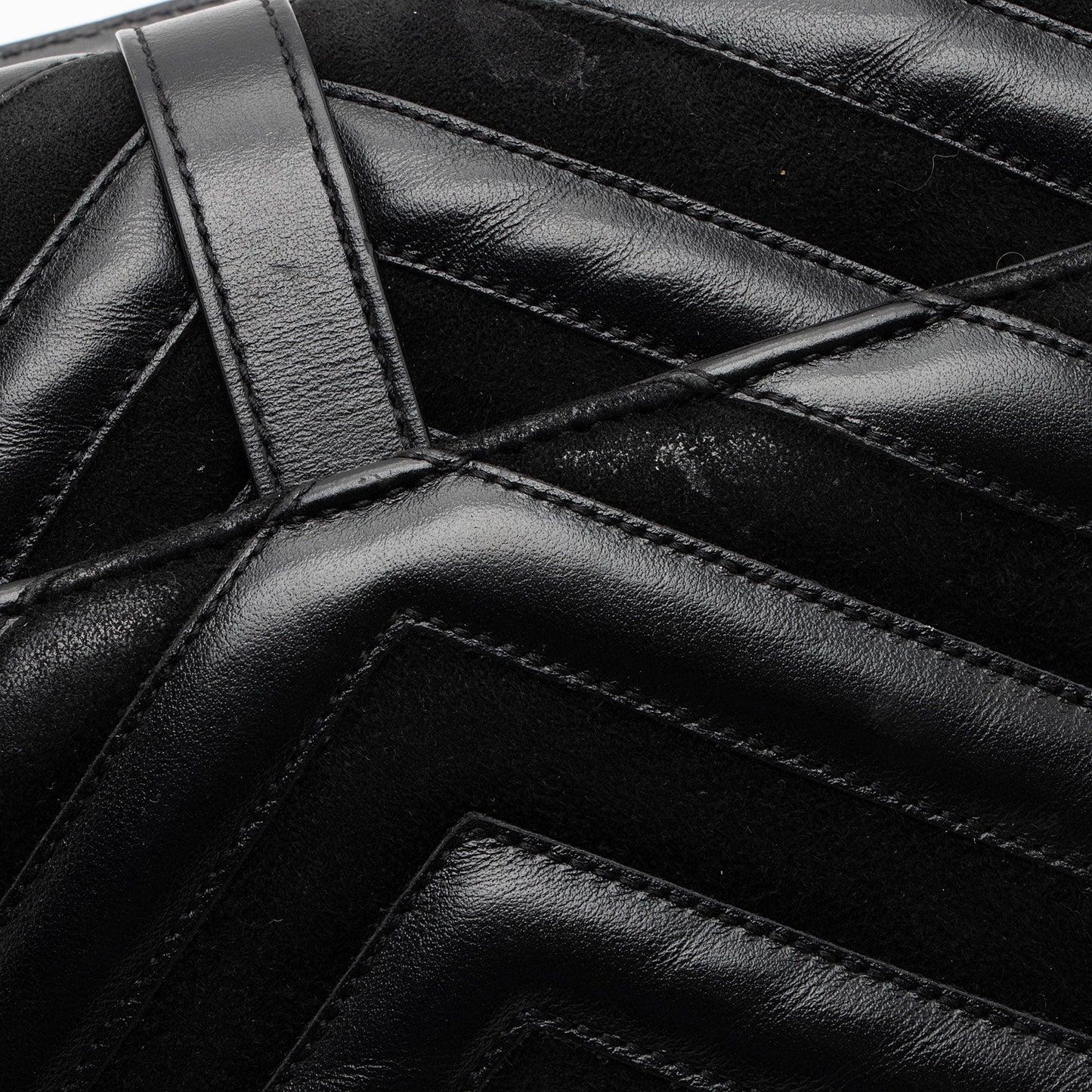 Saint Laurent Matelasse Calfskin Suede Monogram College Medium Shoulder Bag (SHF-UA4qfG)