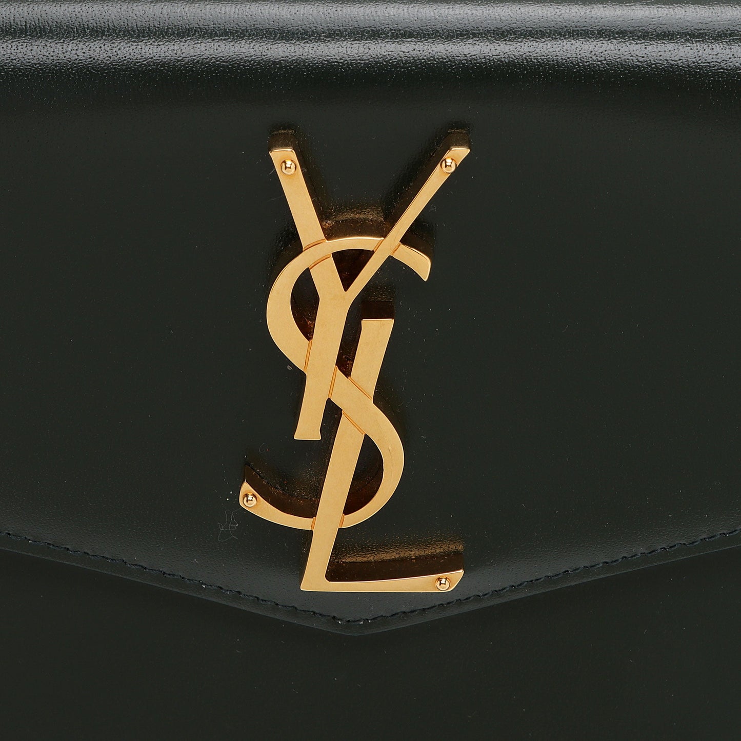 Saint Laurent Smooth Calfskin Monogram Uptown Clutch (SHF-HaidnQ)