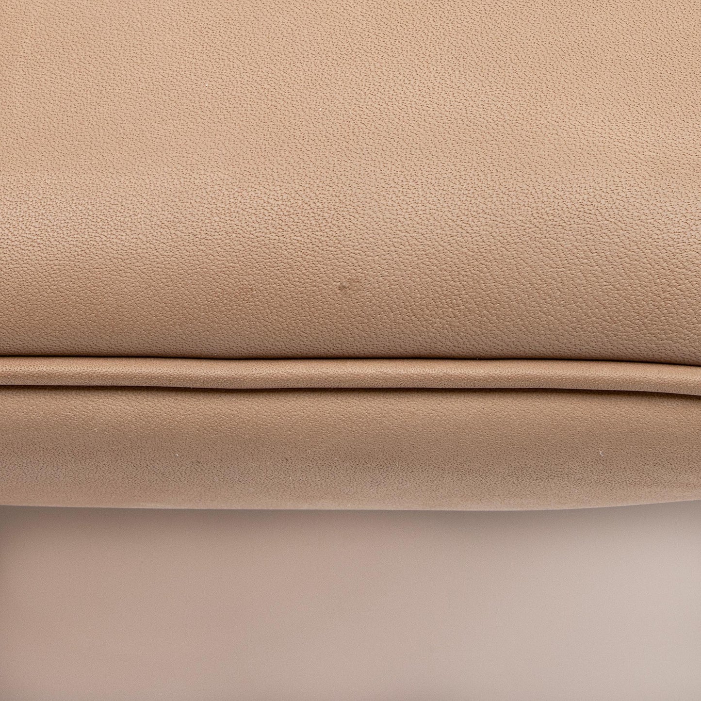 Saint Laurent Smooth Calfskin Paris VII Flat Medium Hobo (SHF-cypHQU)