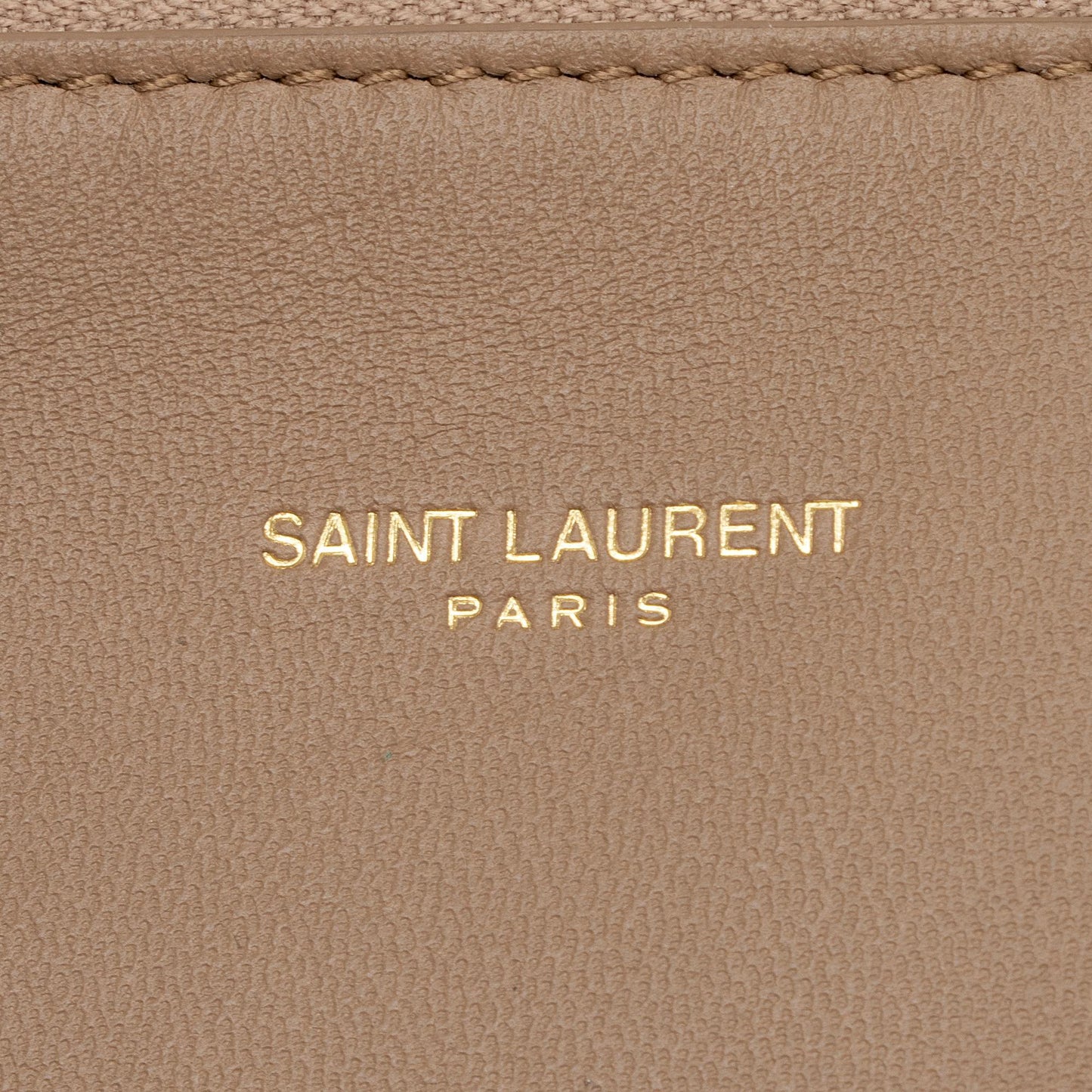 Saint Laurent Smooth Calfskin Paris VII Flat Medium Hobo (SHF-cypHQU)