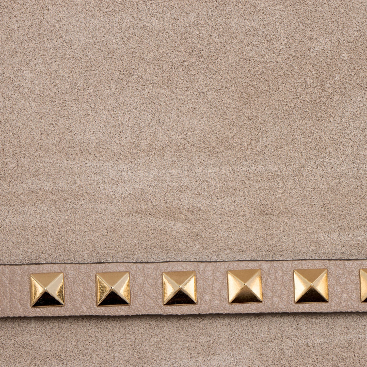 Valentino Grainy Calfskin Rockstud Flap Small Crossbody (SHF-yYGh00)