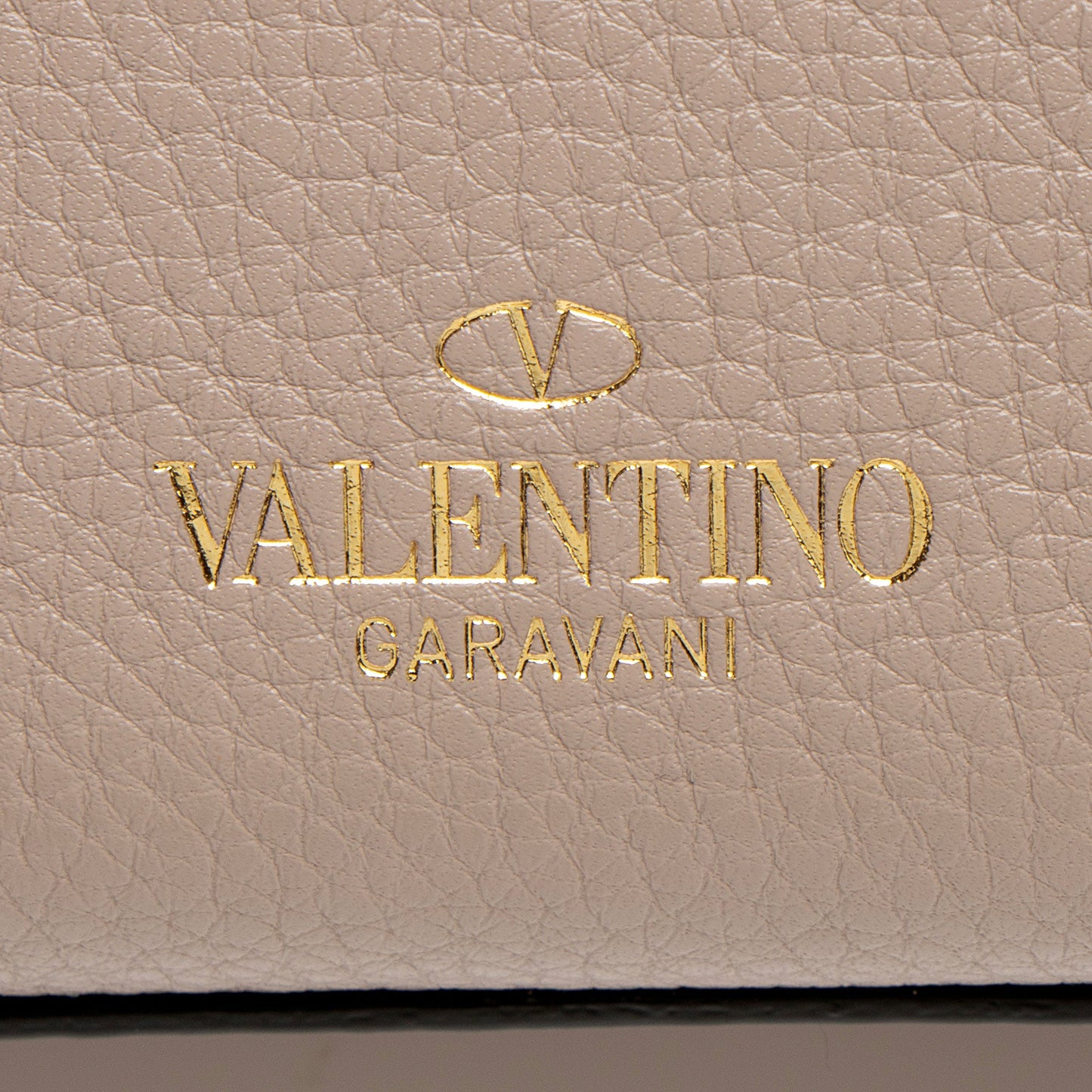Valentino Grainy Calfskin Rockstud Flap Small Crossbody (SHF-yYGh00)