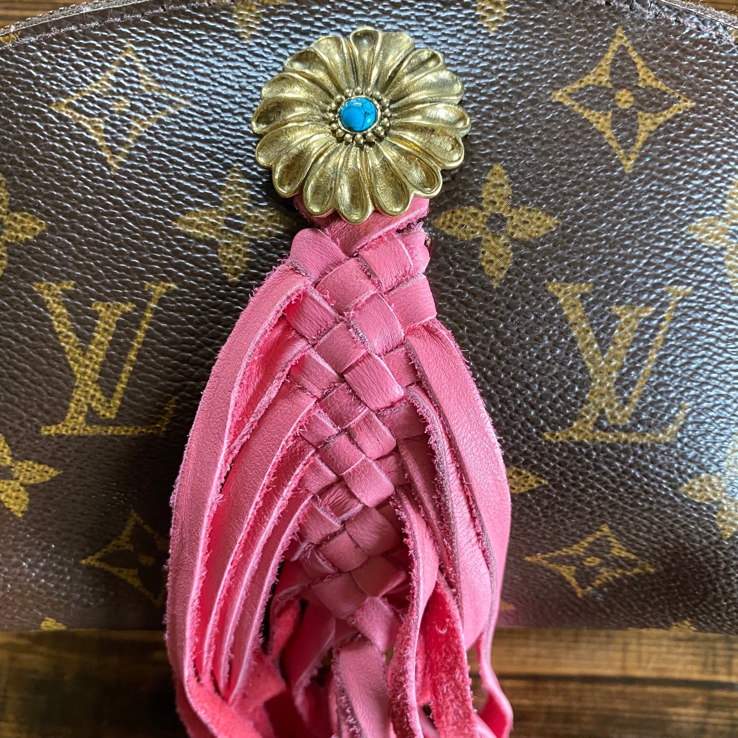 The Junco -Orvis bags Monogram in Pink Flower Crossbody Bag