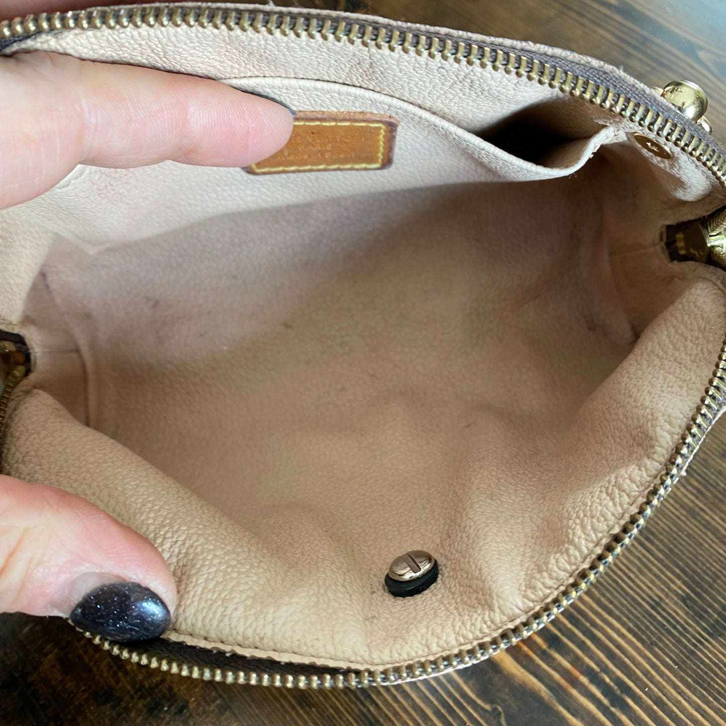 The Junco Crossbody Bag -Orvis bags Monogram with Heart in Gold