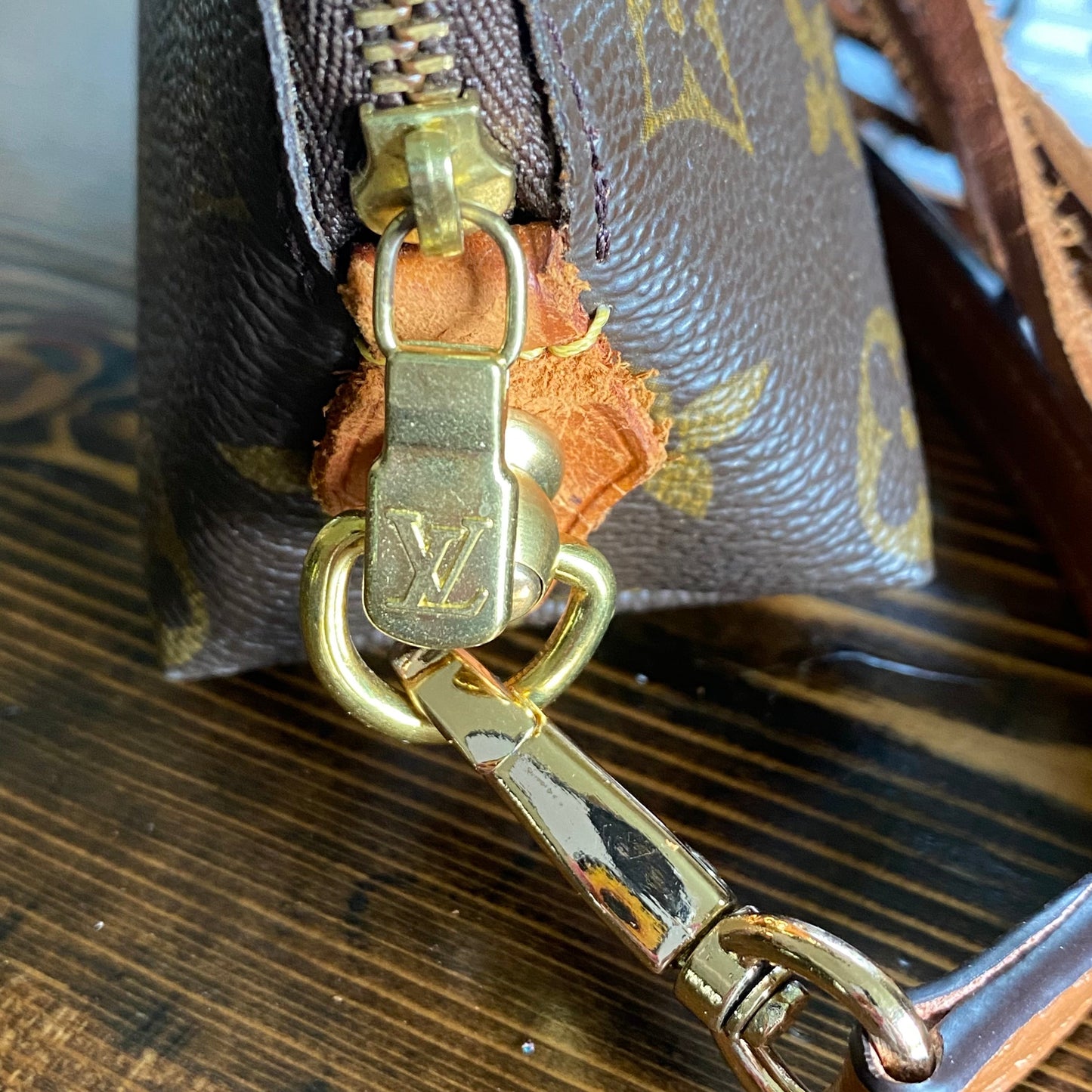 The Junco -Orvis bags Monogram in Brown Crossbody Bag