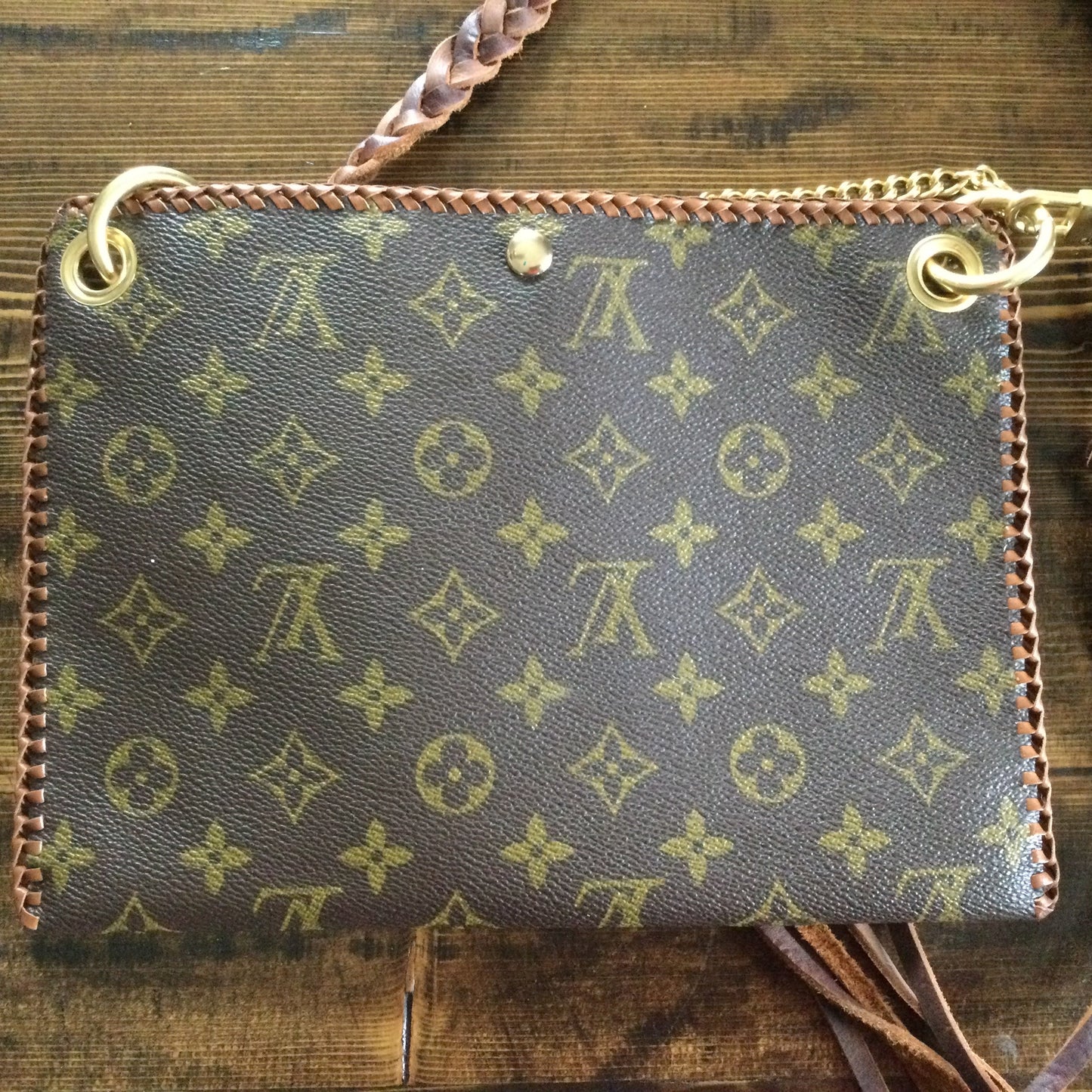 The Nuthatch -Orvis bags Monogram in Caramel Crossbody