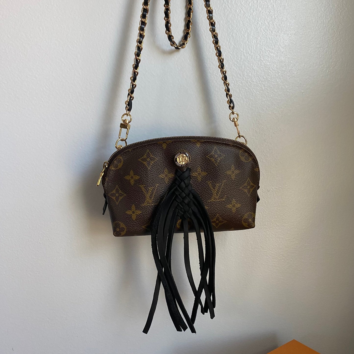The Junco Crossbody Bag -Orvis bags Monogram in Black Fringe