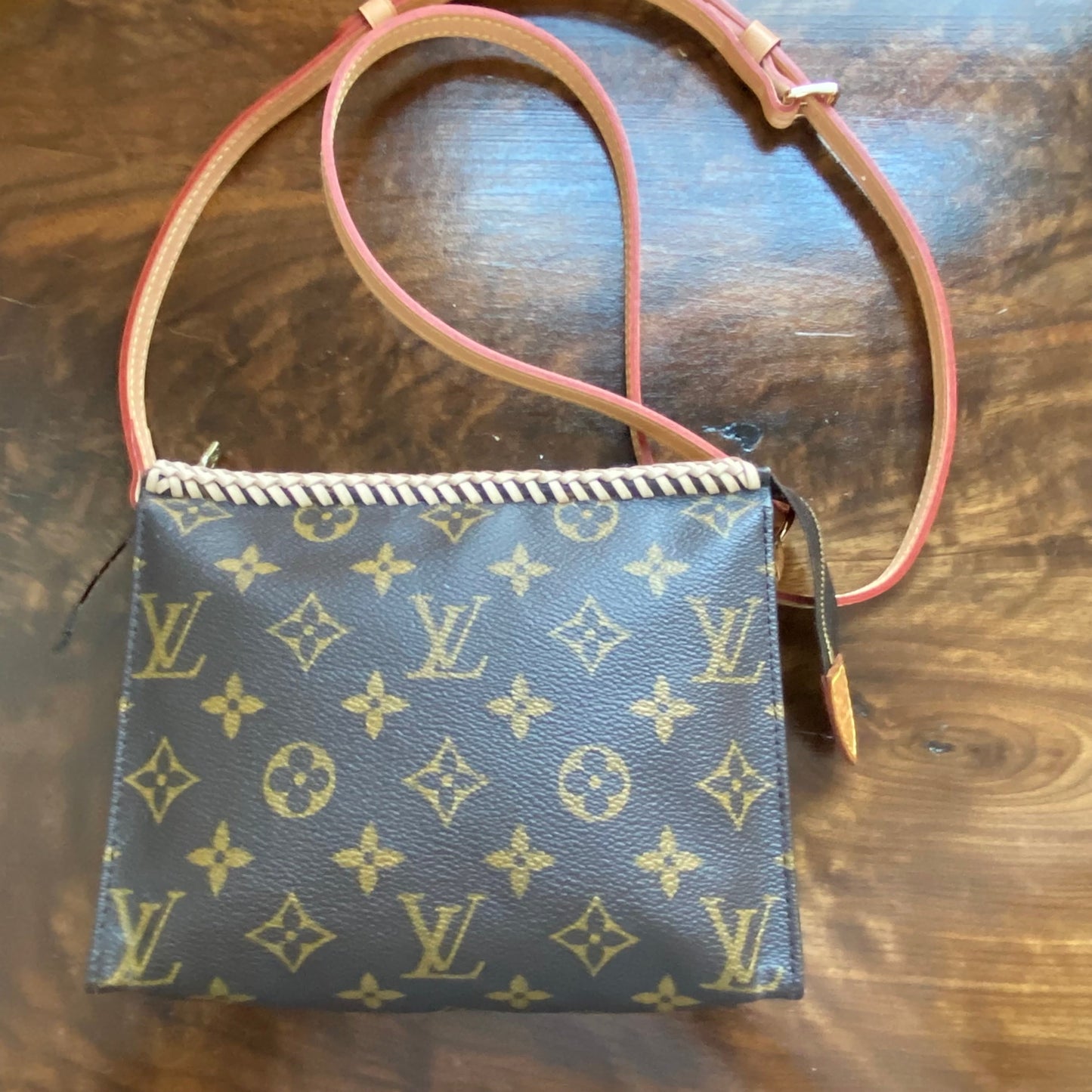 The Cygnet Crossbody -Orvis bags Monogram in Vachetta