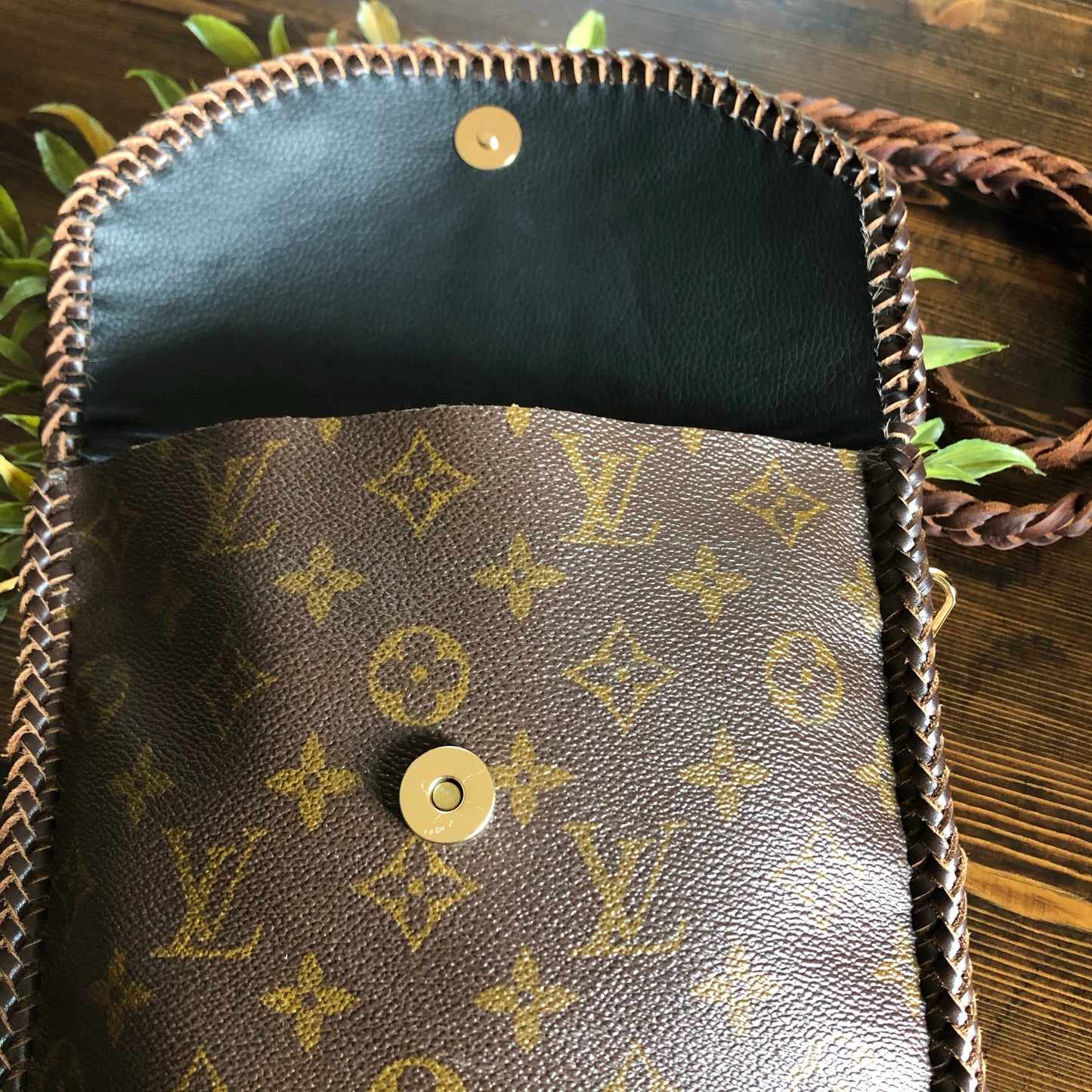 The Flicker - Tan/Chocolate Hair-on-HideOrvis bags Crossbody Bag