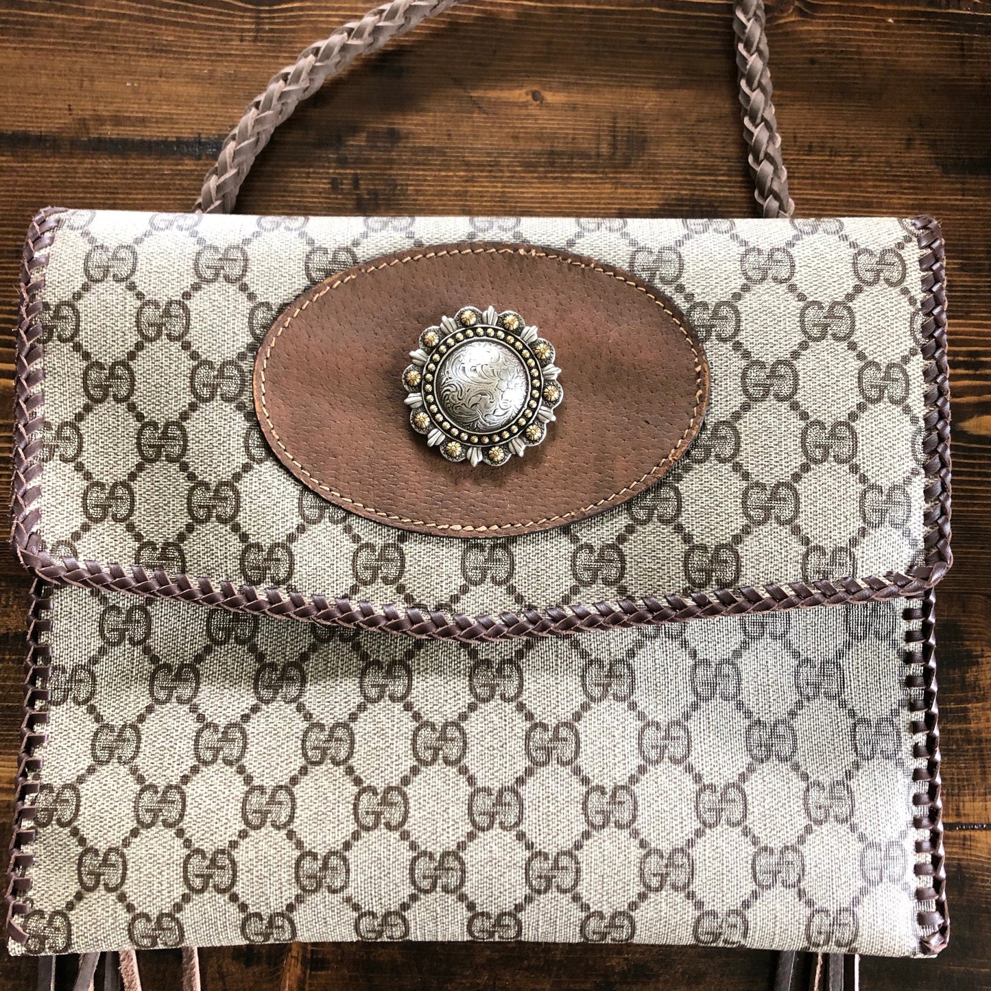 The Robin -Orvis bags GG Crossbody with Concho Snap