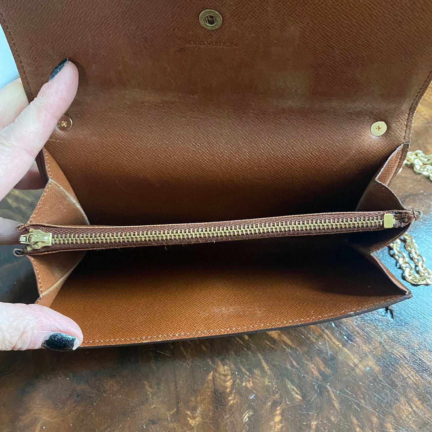 The Junco Wallet Crossbody -Orvis bags Monogram with Heart Chain