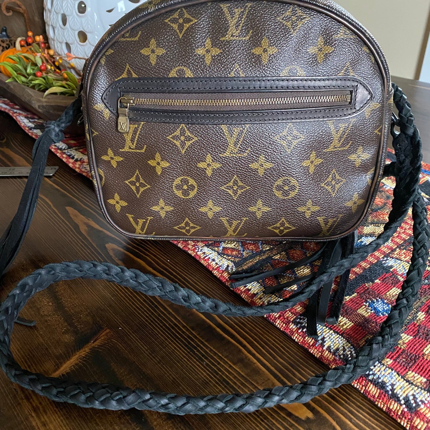 The Cockatiel -Orvis bags Monogram in Black Crossbody