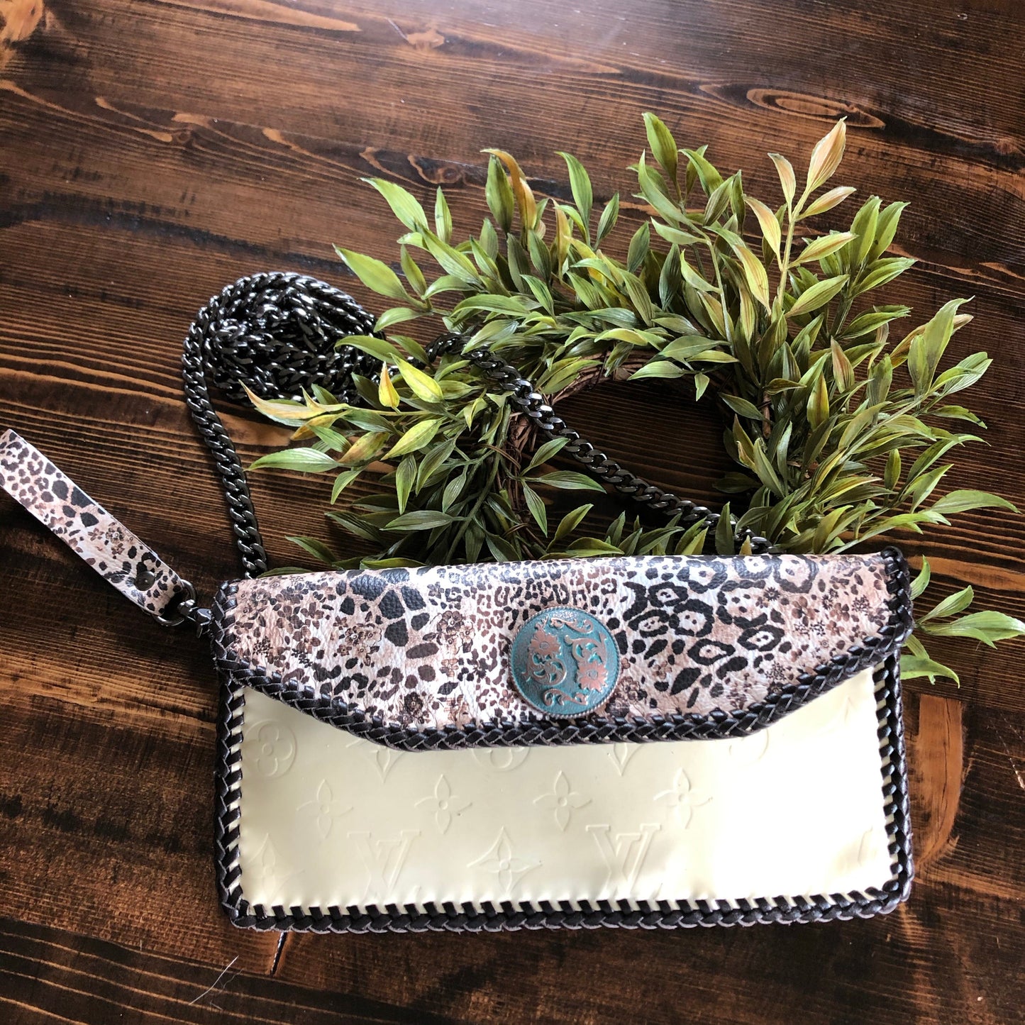The Crane - Leopard Abstract Cream VernisOrvis bags Crossbody/Clutch Bag