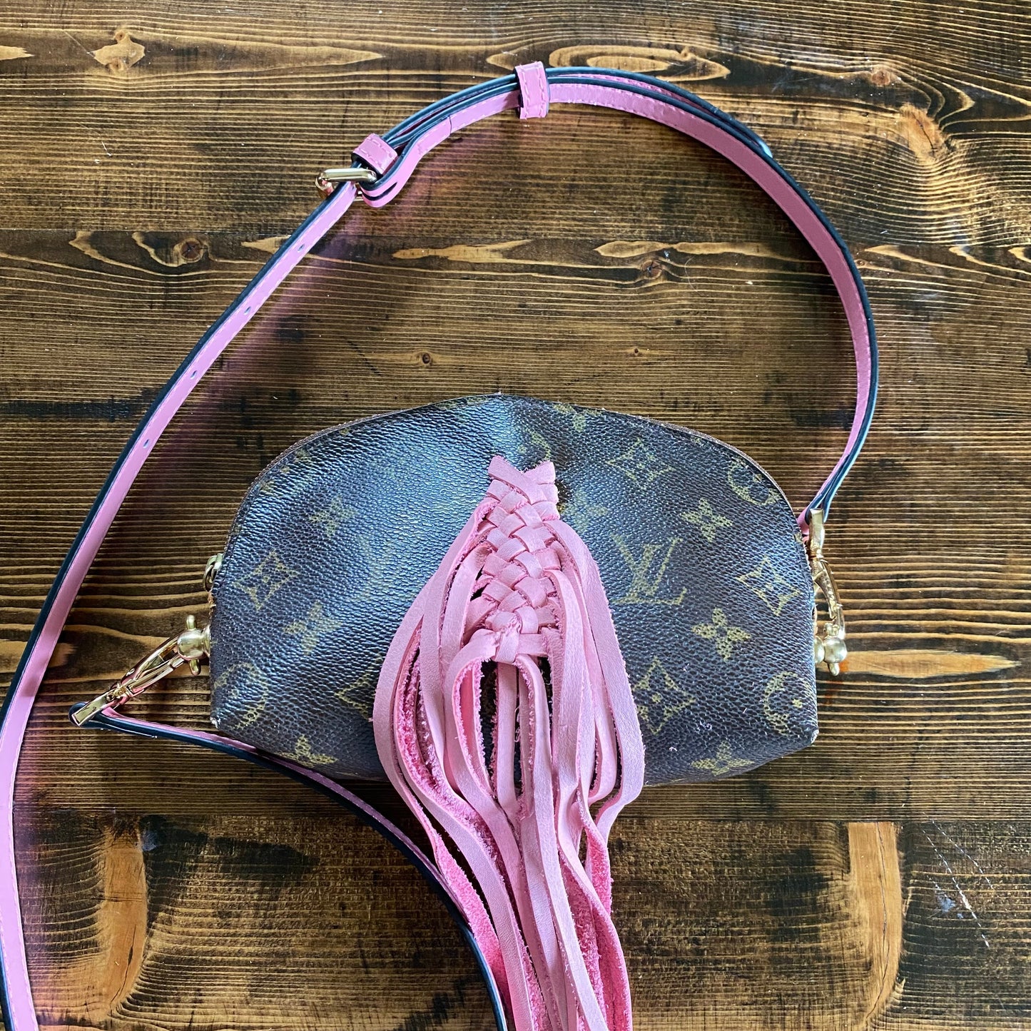 The Junco -Orvis bags Monogram in Pink Crossbody Bag