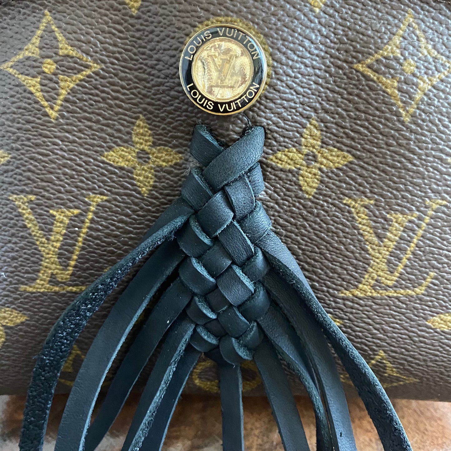 The Junco Crossbody Bag -Orvis bags Monogram in Black Fringe