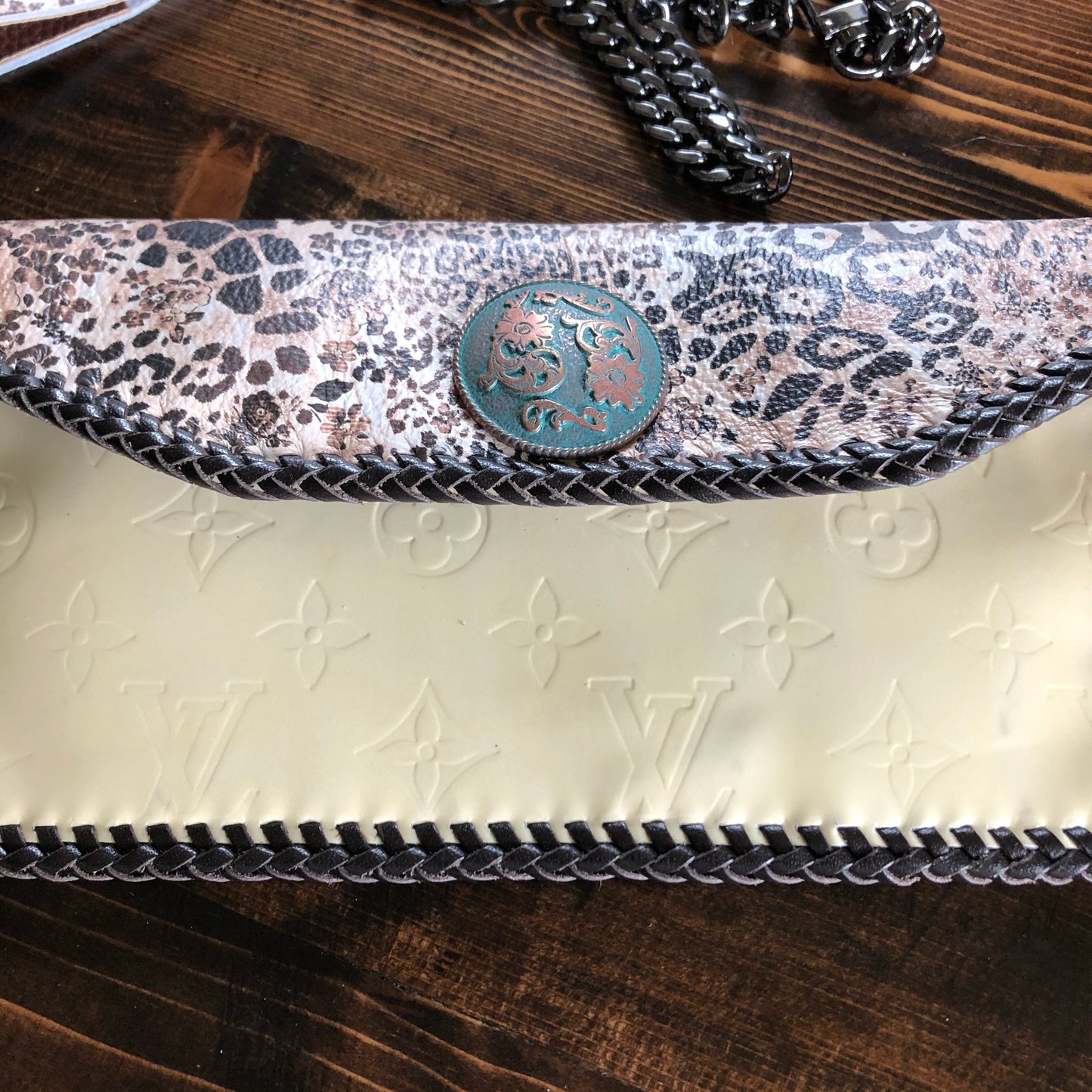 The Crane - Leopard Abstract Cream VernisOrvis bags Crossbody/Clutch Bag