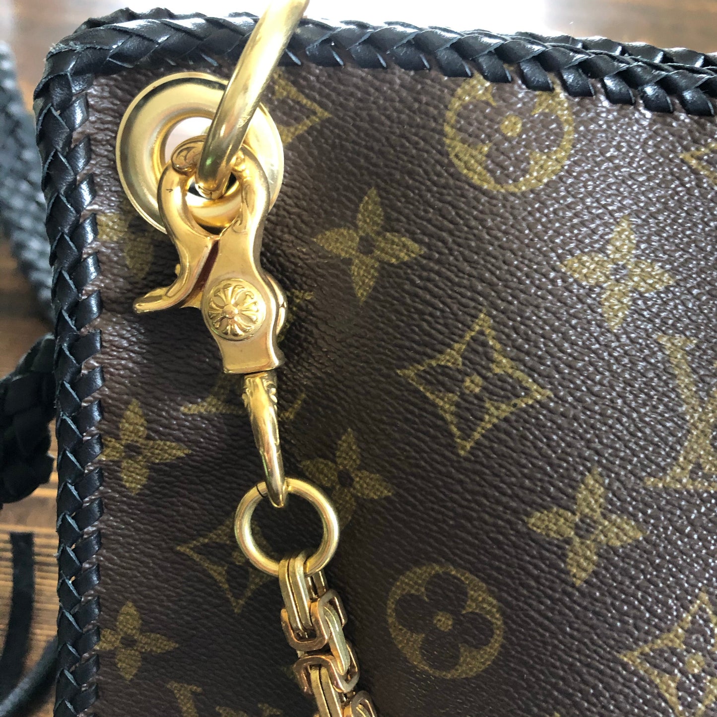 The Swan -Orvis bags Monogram in Black Crossbody