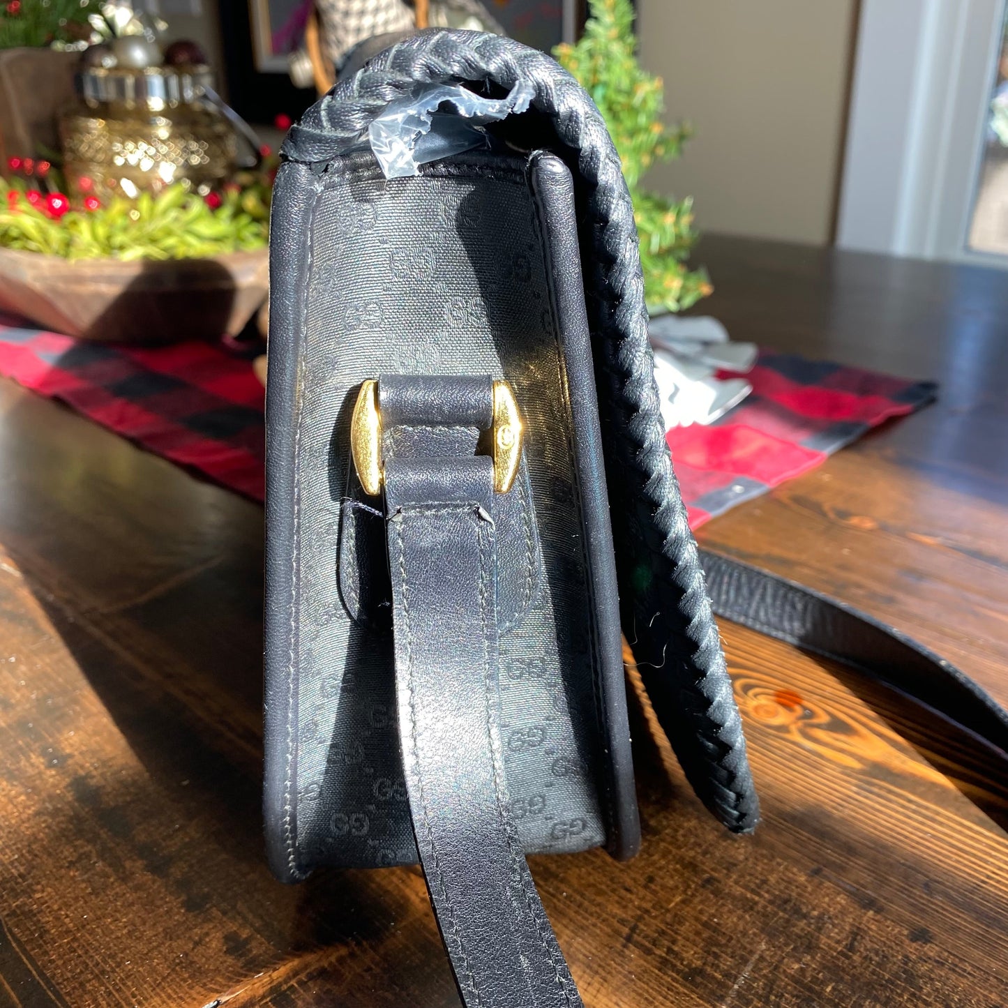 The Swift Crossbody -Orvis bags Micro GG in Black