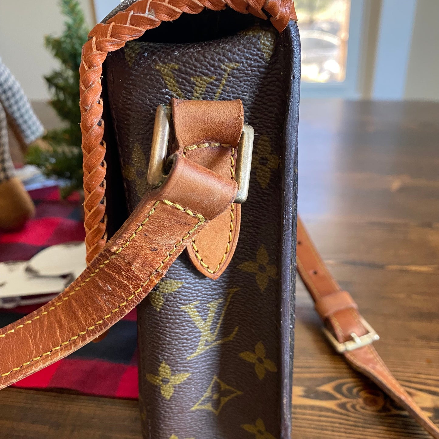 The Swift -Orvis bags Monogram in Tan Crossbody